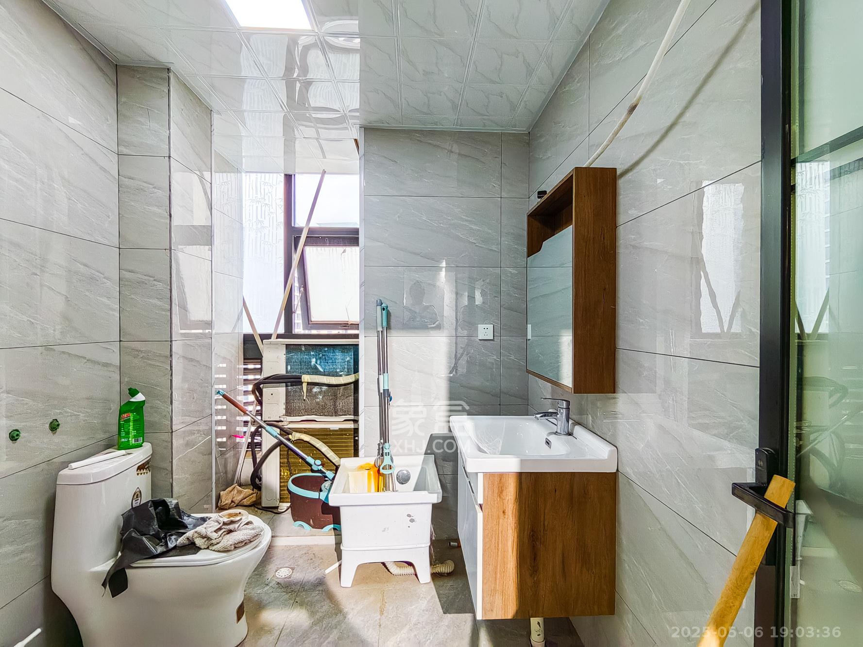 和悦城(蟠龙景苑) 3室2厅2卫 99.0万 和悦城(蟠龙景苑) 3室2厅2卫 99.0万卫生间