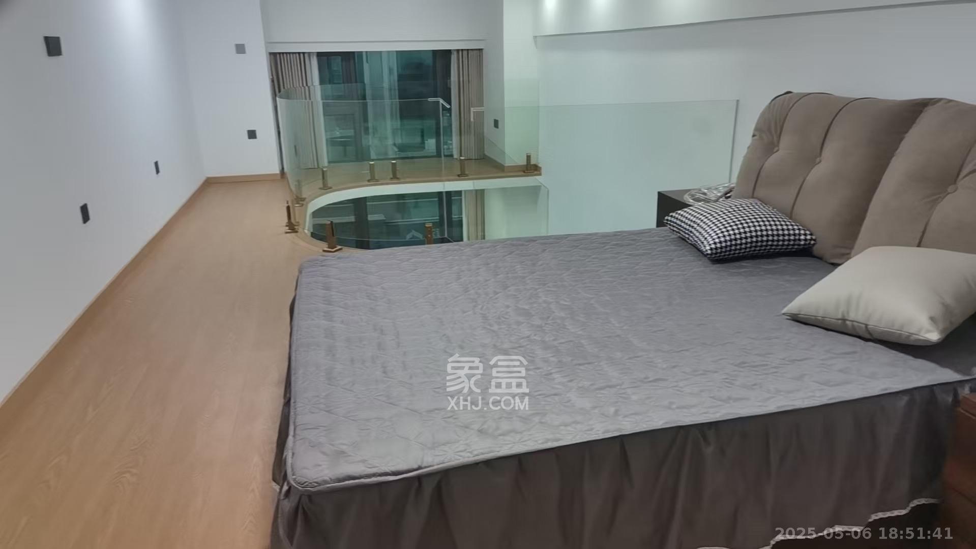 绿地V岛  1室0厅0卫   2600.00元/月室内图