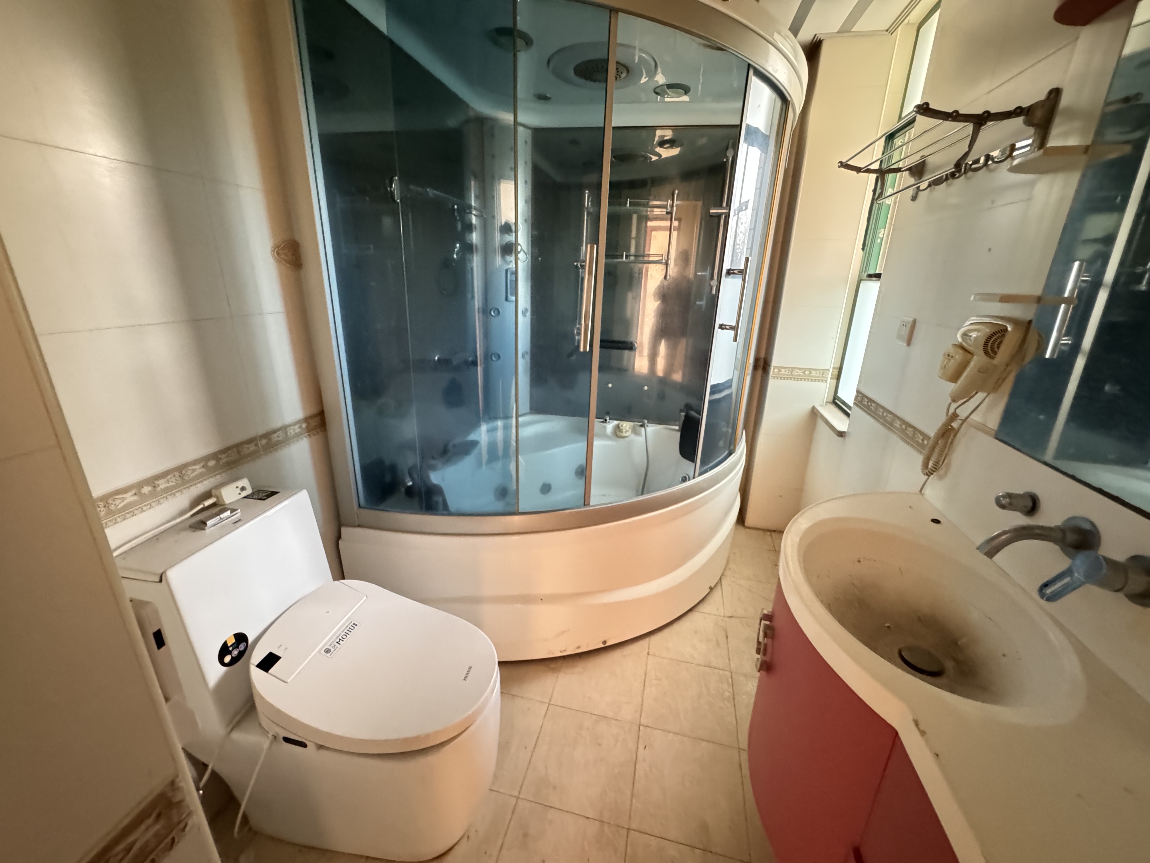 金外滩  3室2厅2卫    180.0万 金外滩  3室2厅2卫    180.0万客厅