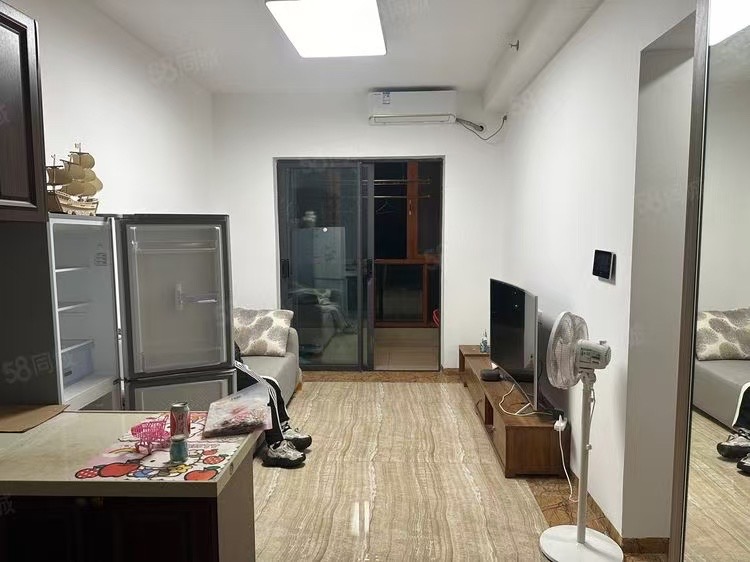 碧桂园一、二期(中央首府) 2室2厅1卫 2300.0元/月 碧桂园一、二期(中央首府) 2室2厅1卫 2300.0元/月室内图