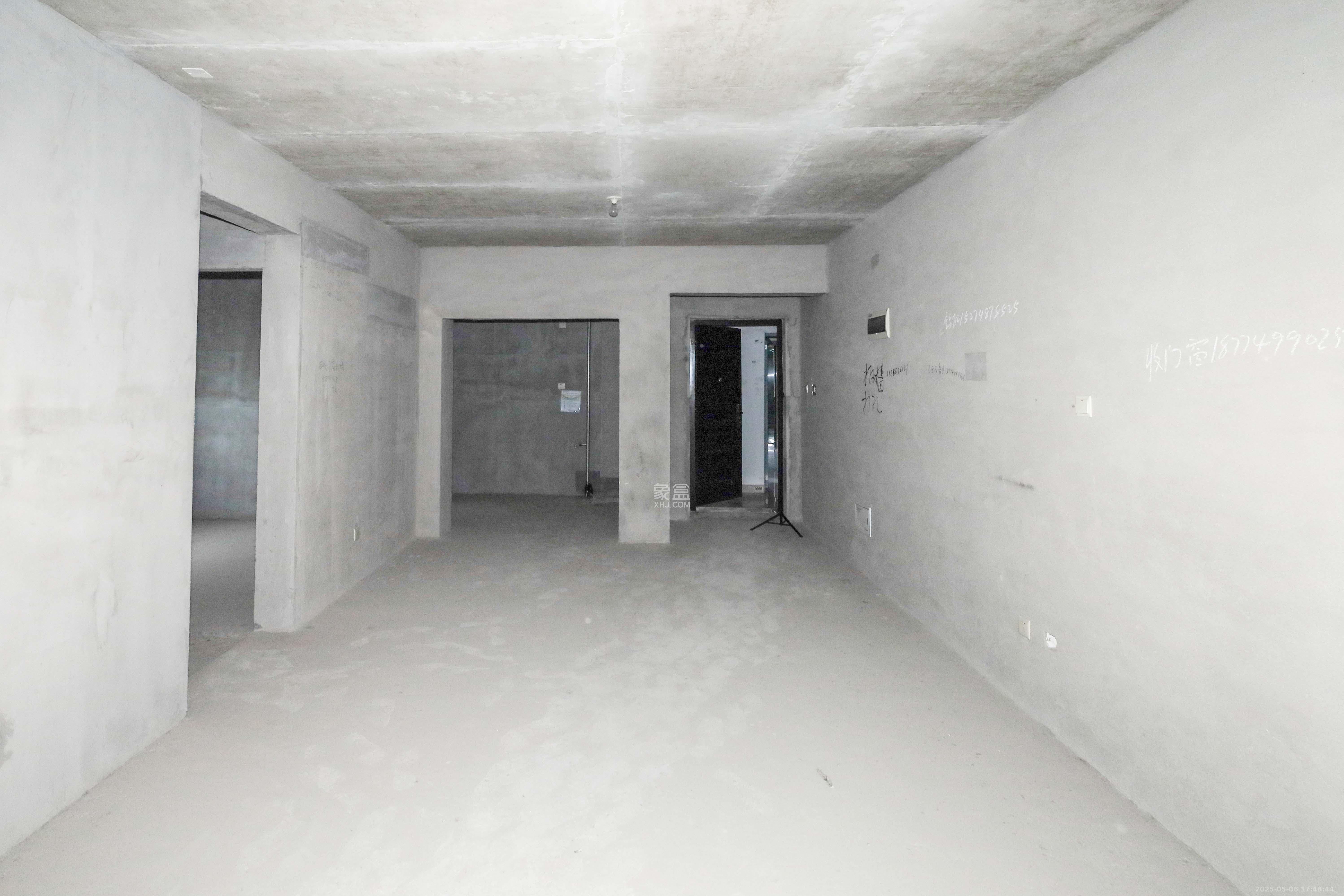 梅溪湖合能璞丽  3室2厅2卫    120.0万 梅溪湖合能璞丽  3室2厅2卫    120.0万客厅