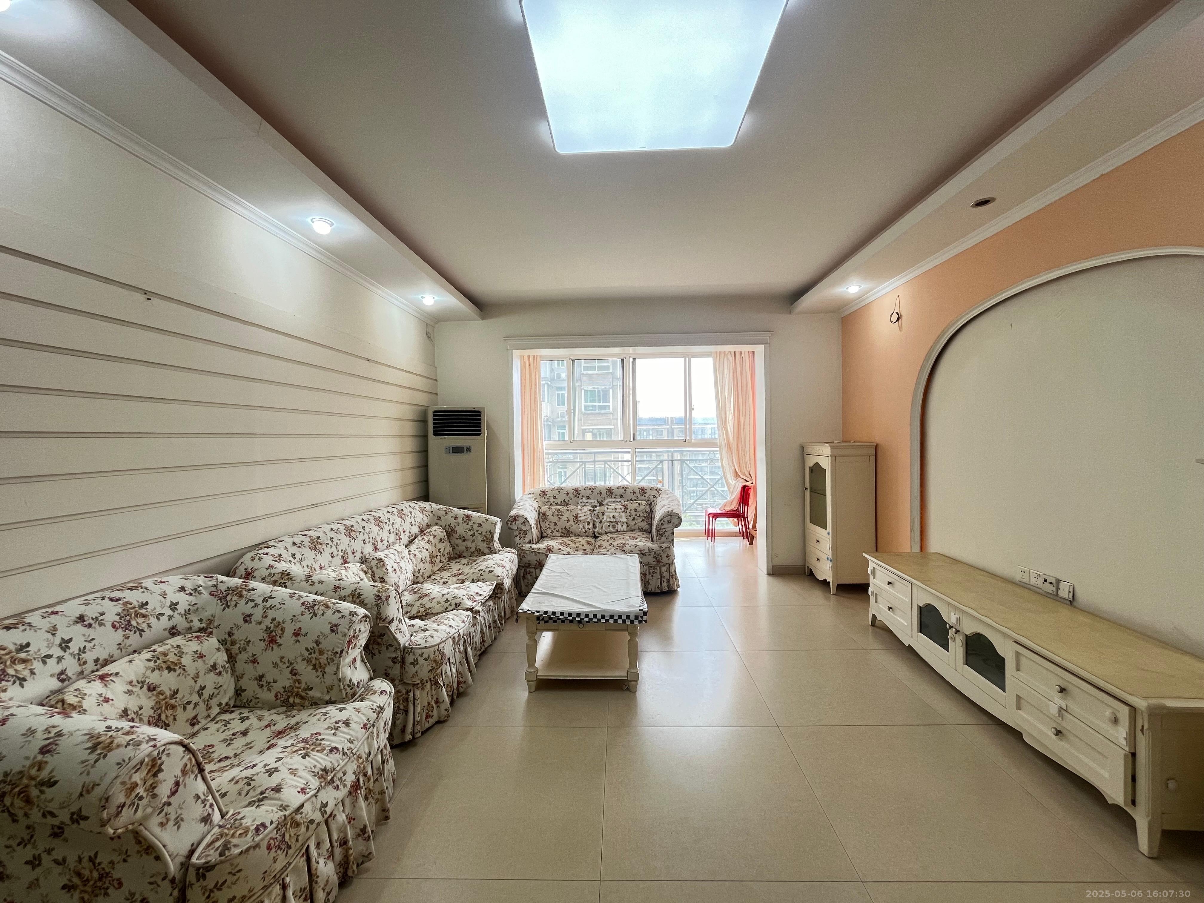 格林星城  3室2厅2卫   3100.00元/月