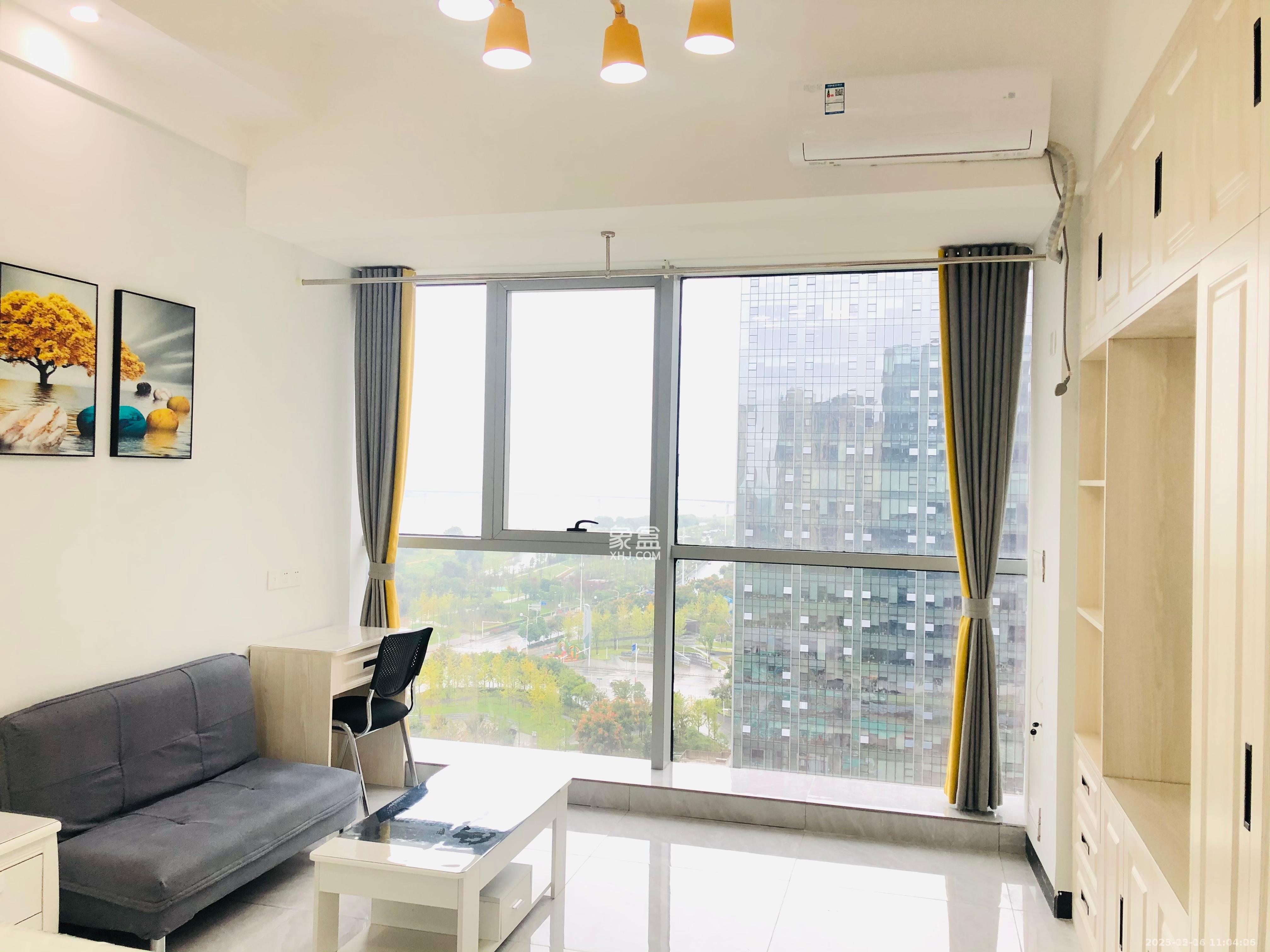 奥克斯滨仕花园(奥克斯洋湖广场/奥克斯中心)  1室1厅1卫    1900.0元/月 奥克斯滨仕花园(奥克斯洋湖广场/奥克斯中心)  1室1厅1卫    1900.0元/月室内图