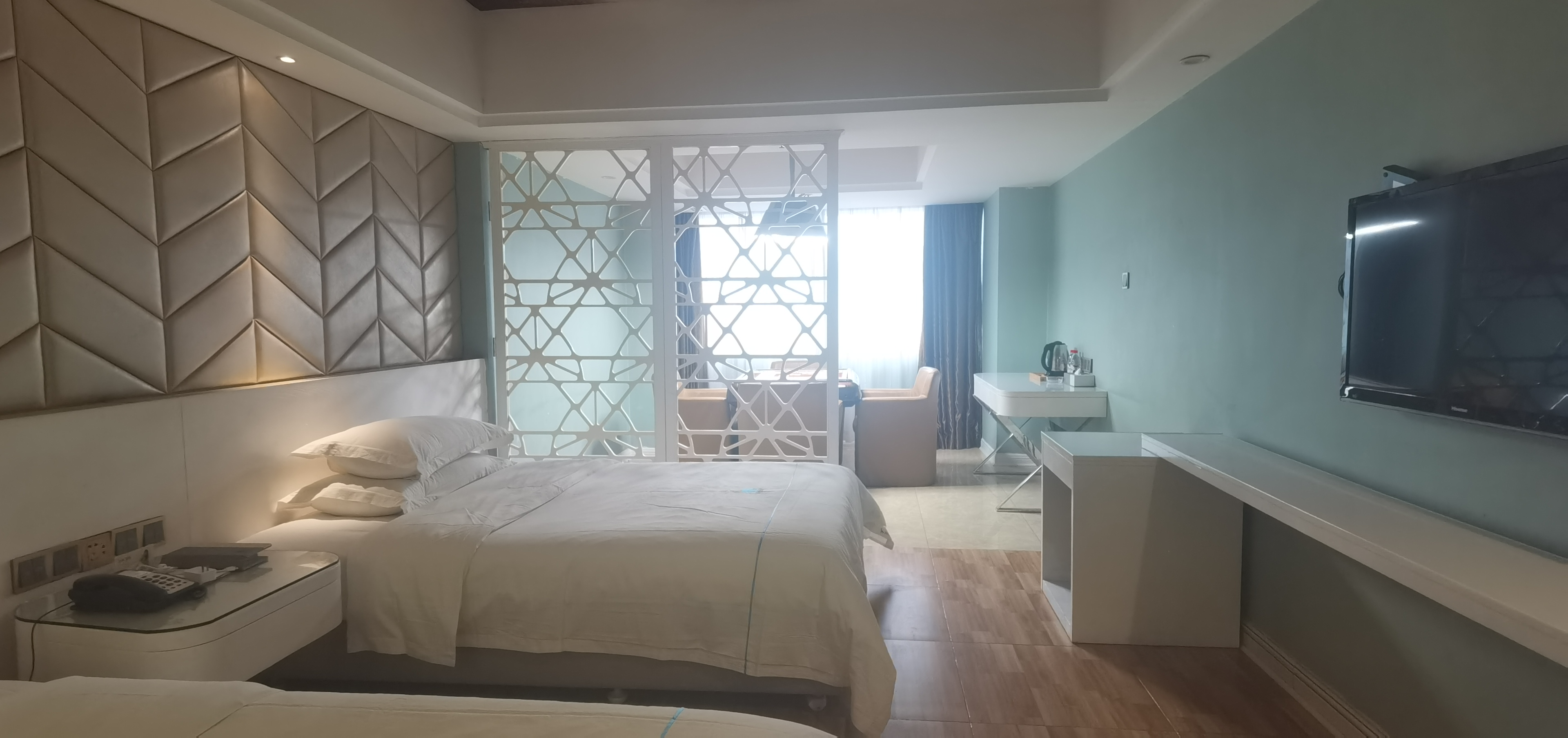 财智公馆大厦(瑞士国际酒店)  1室0厅1卫    17.8万 财智公馆大厦(瑞士国际酒店)  1室0厅1卫    17.8万客厅