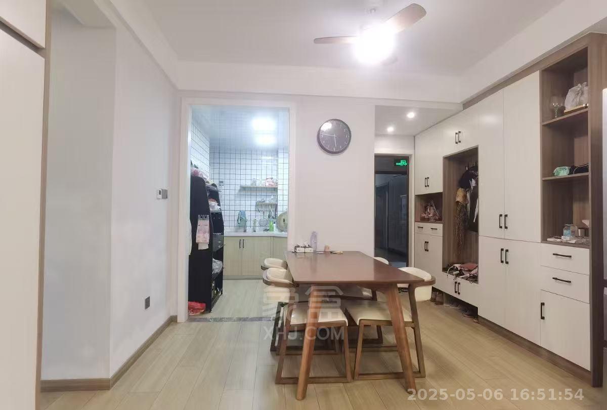 金轮津桥华府 3室2厅1卫 2100.0元/月 金轮津桥华府 3室2厅1卫 2100.0元/月室内图