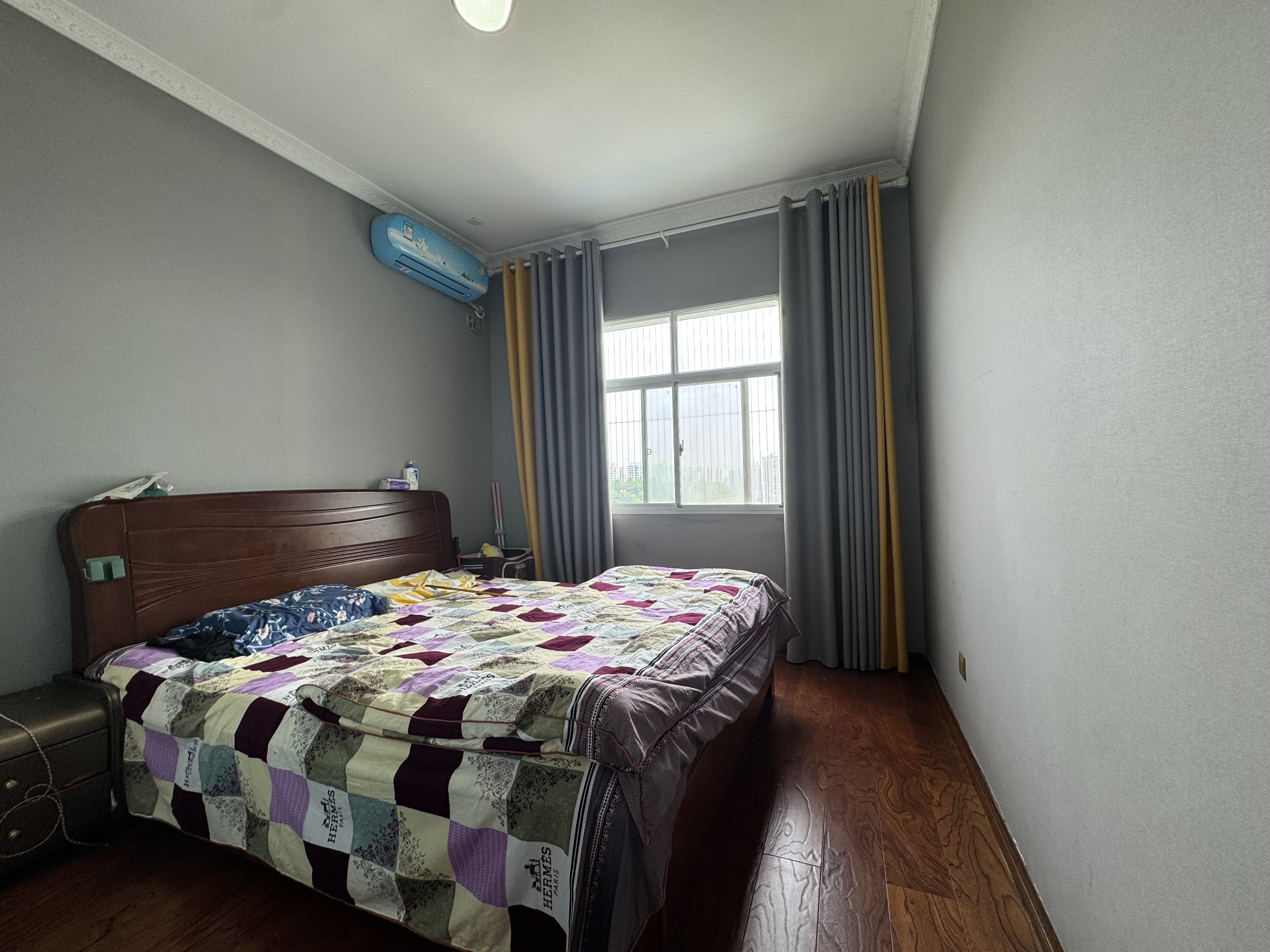 武警星苑 5室2厅3卫 100.0万 武警星苑 5室2厅3卫 100.0万客厅