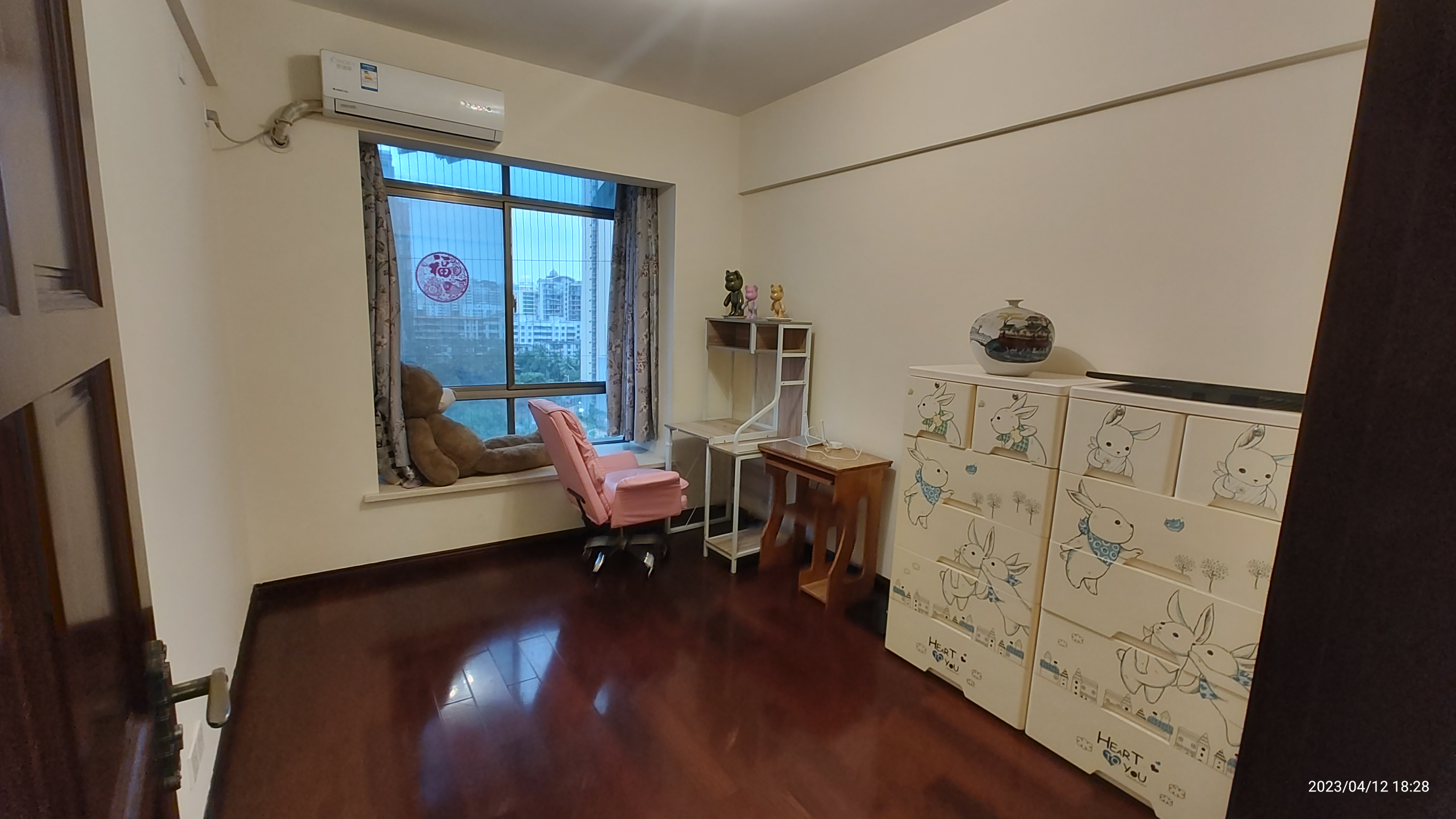 南海绿洲 4室2厅3卫 4500.0元/月 南海绿洲 4室2厅3卫 4500.0元/月室内图