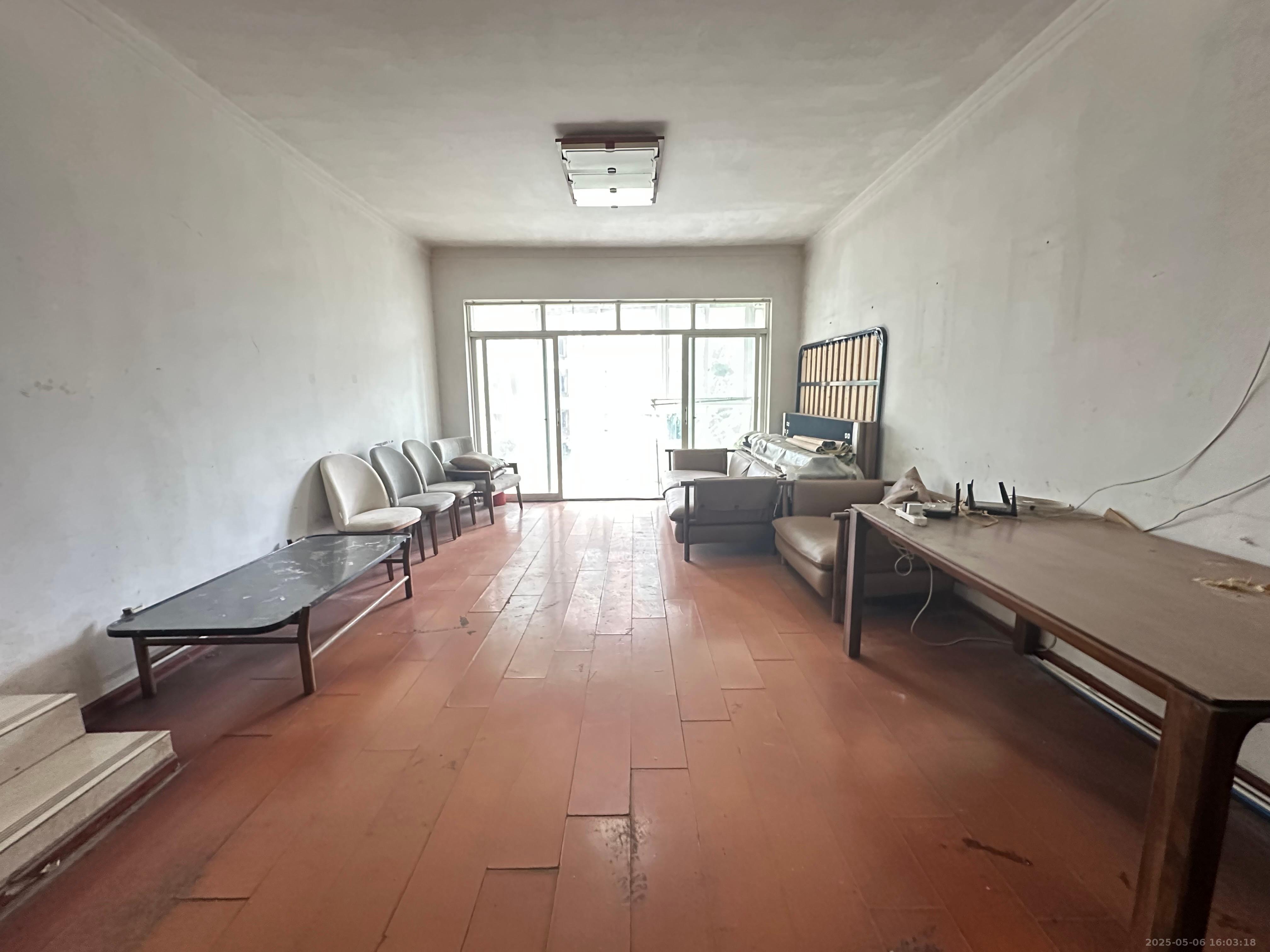 左岸春天 4室2厅1卫 2600.0元/月 左岸春天 4室2厅1卫 2600.0元/月室内图