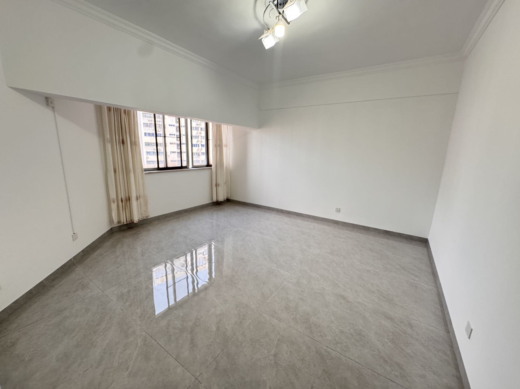 德派斯大厦 5室2厅2卫 10000.0元/月 德派斯大厦 5室2厅2卫 10000.0元/月室内图