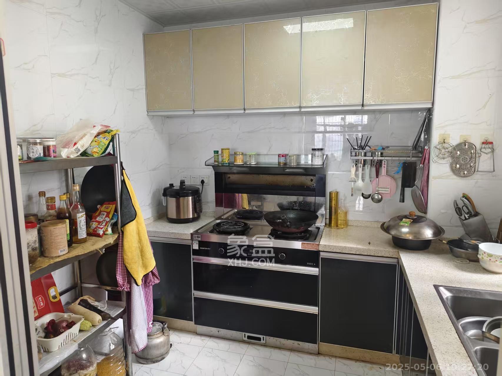 湘江花园 4室2厅2卫 2000.0元/月 湘江花园 4室2厅2卫 2000.0元/月室内图