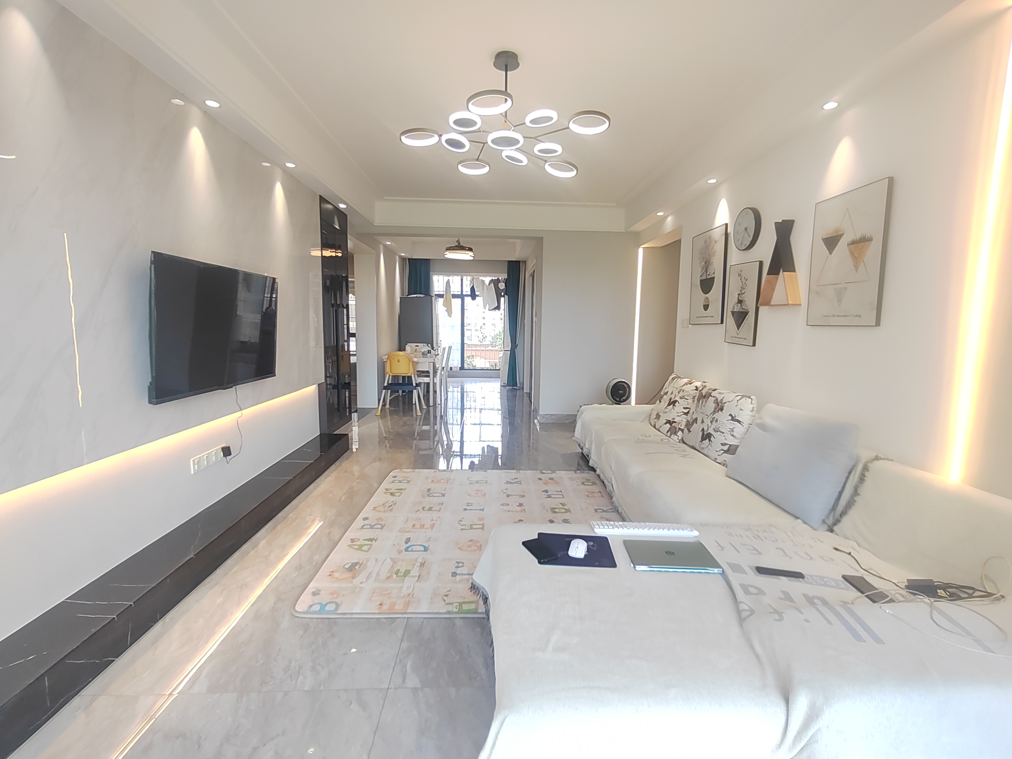 香榭花园  3室2厅2卫    199.0万 香榭花园  3室2厅2卫    199.0万