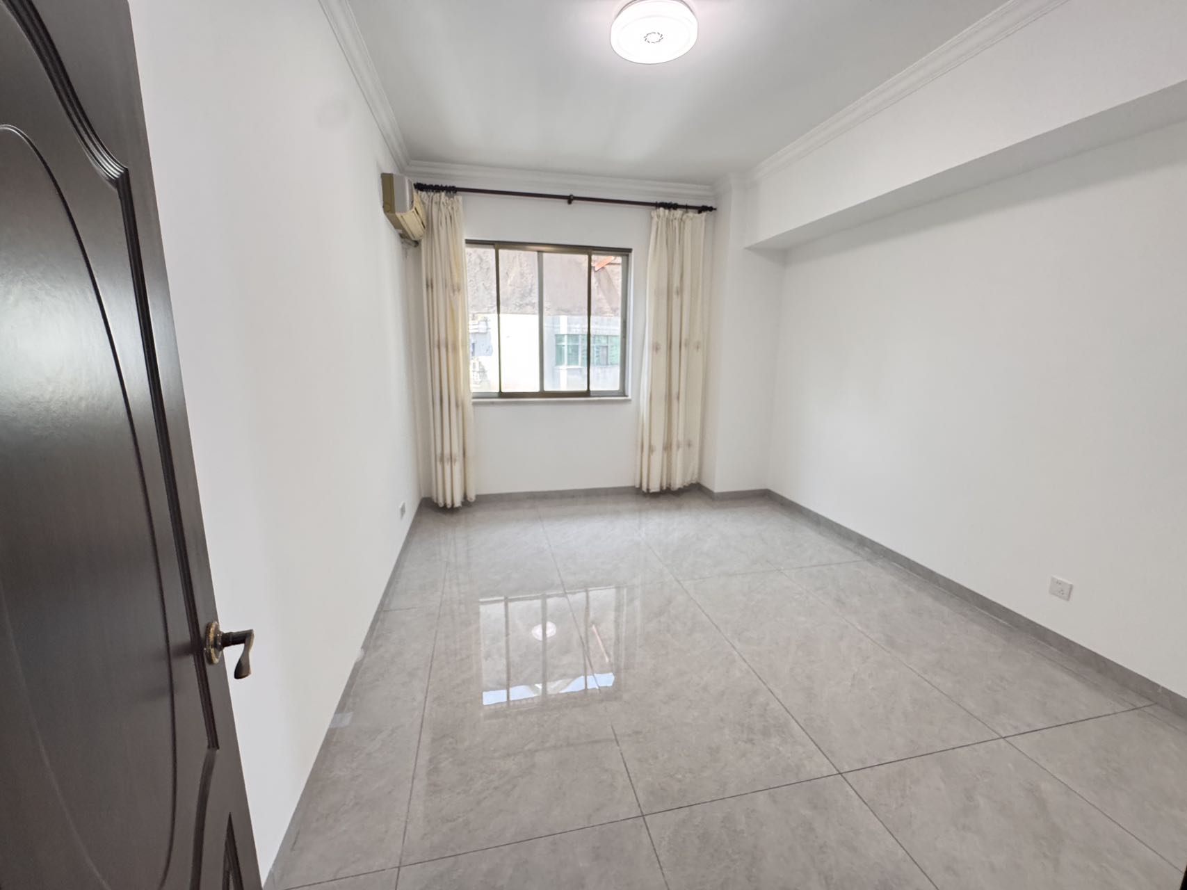 德派斯大厦 5室2厅2卫 10000.0元/月 德派斯大厦 5室2厅2卫 10000.0元/月室内图