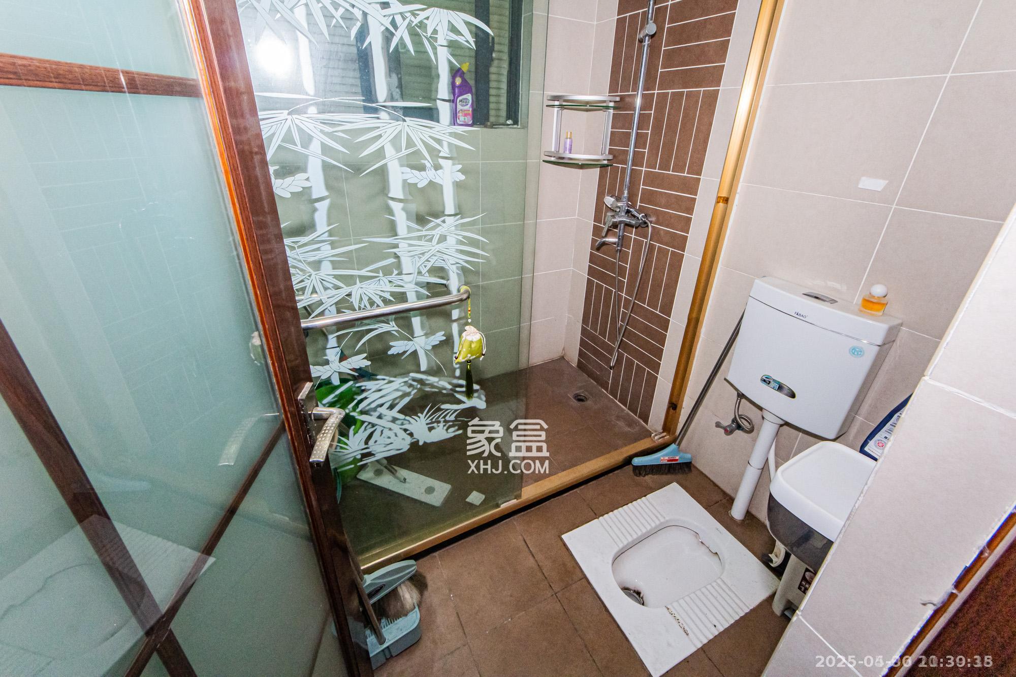 湘江世纪城悦江苑 3室2厅2卫 3500.0元/月 湘江世纪城悦江苑 3室2厅2卫 3500.0元/月室内图