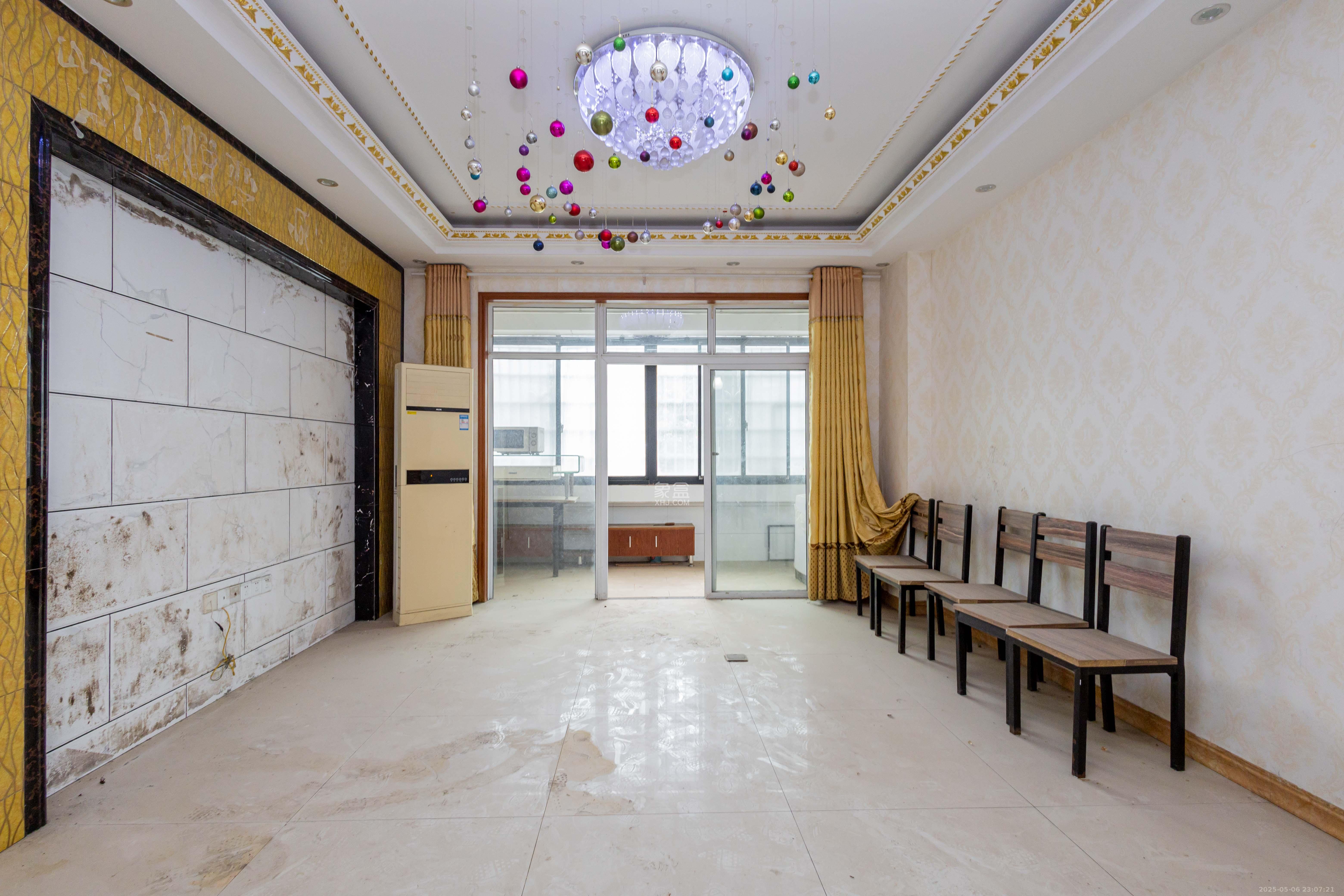 三景国际  3室2厅2卫    59.8万 三景国际  3室2厅2卫    59.8万