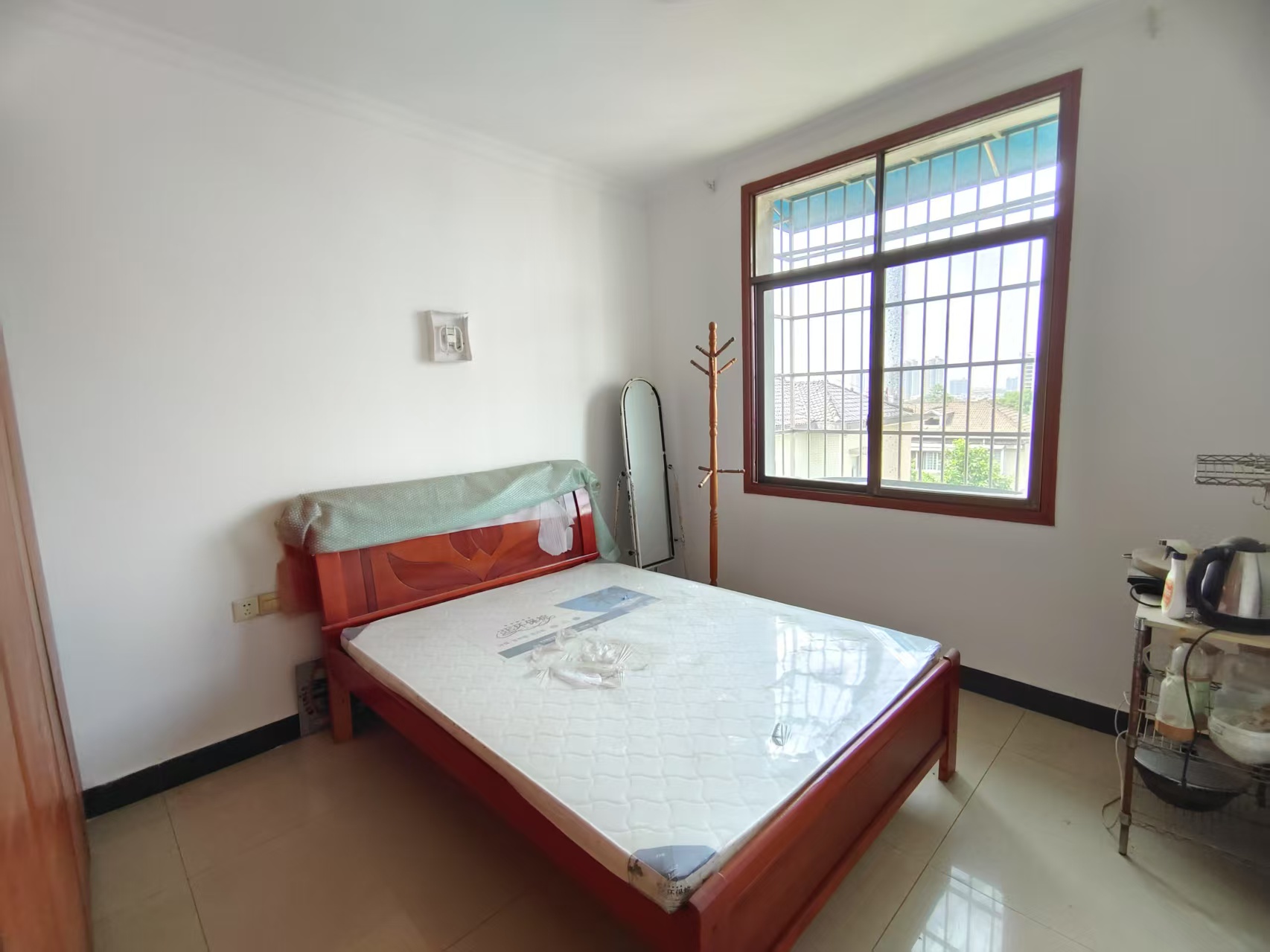 梓山苑小区 3室2厅2卫 800.0元/月 梓山苑小区 3室2厅2卫 800.0元/月室内图