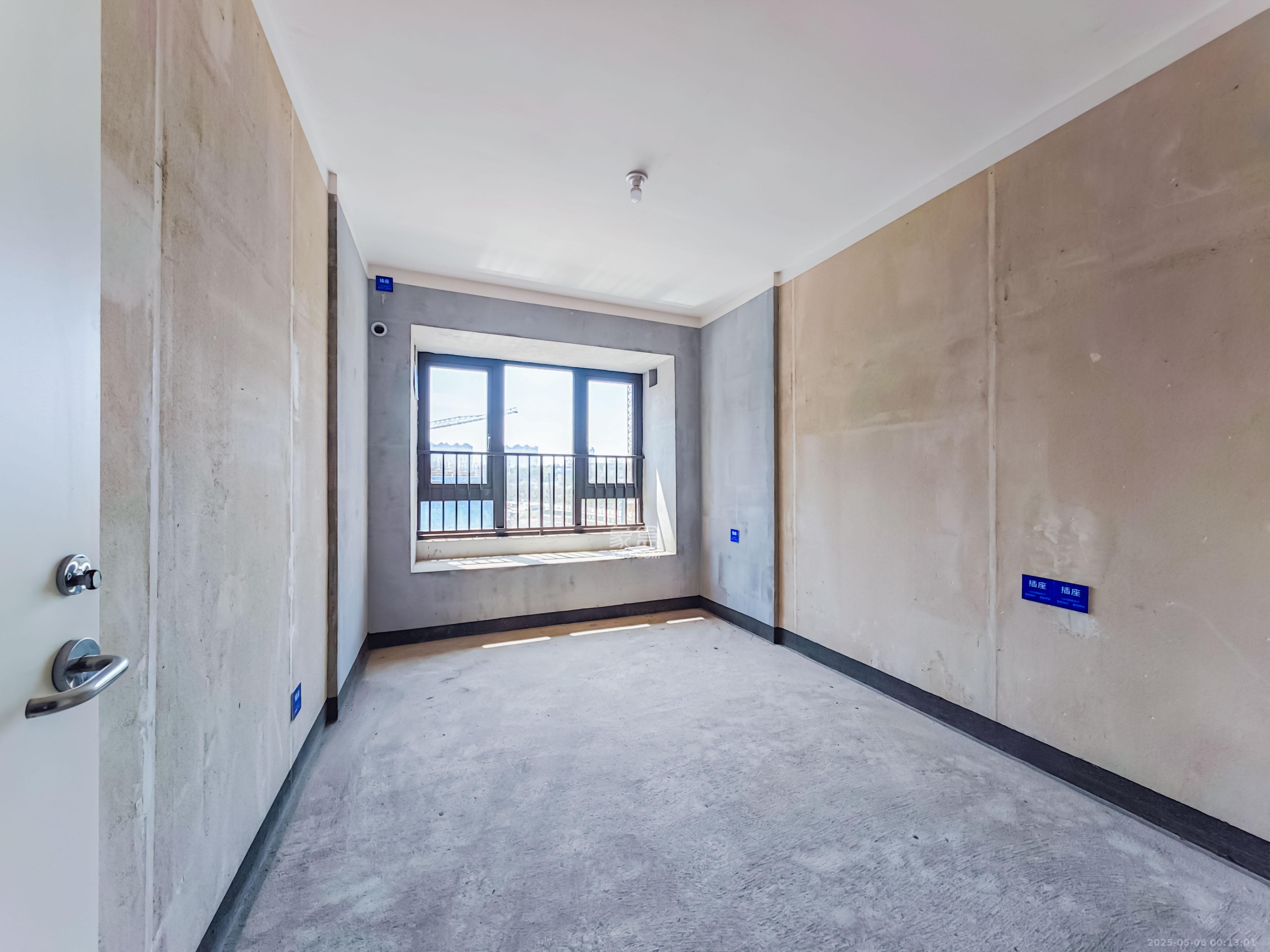 建发玖洲观澜  4室2厅2卫   186.00万其他