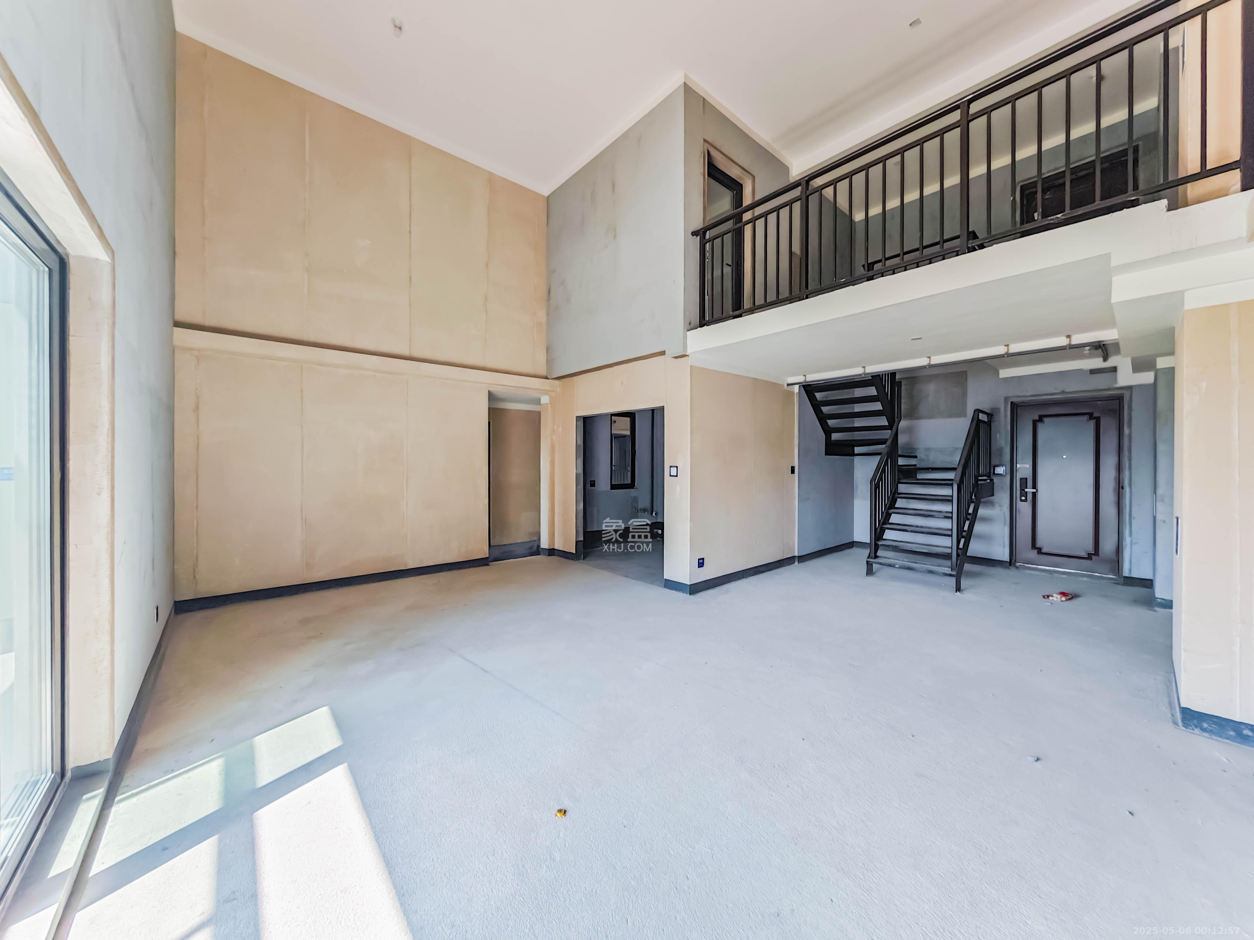 建发玖洲观澜  4室2厅2卫   186.00万