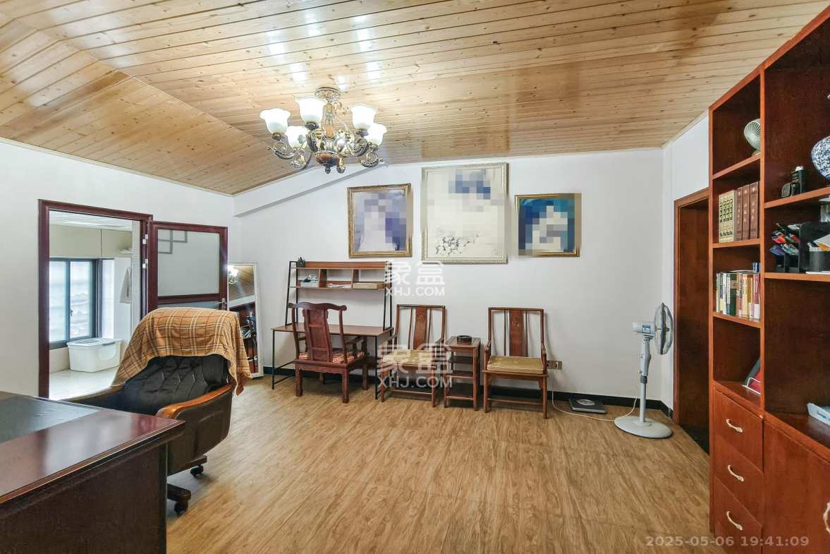 龙塘安置区(龙塘小区)  10室8厅7卫    375.0万 龙塘安置区(龙塘小区)  10室8厅7卫    375.0万其他