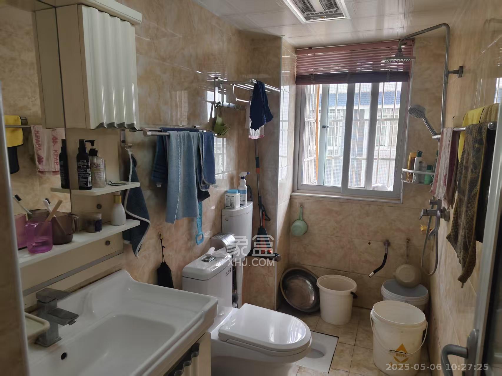 湘江花园 4室2厅2卫 2000.0元/月 湘江花园 4室2厅2卫 2000.0元/月室内图