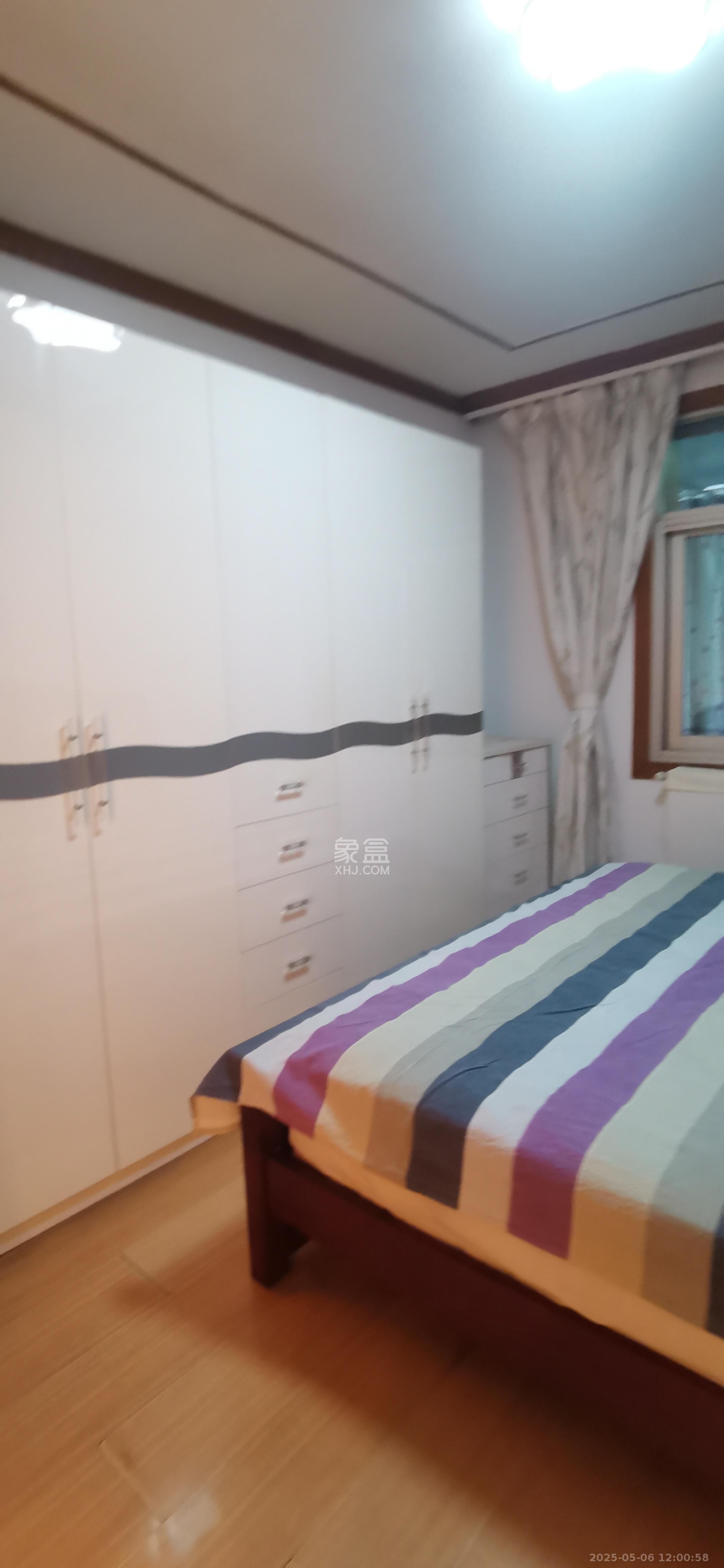 桔园小区1-8片  3室2厅2卫   2400.00元/月室内图