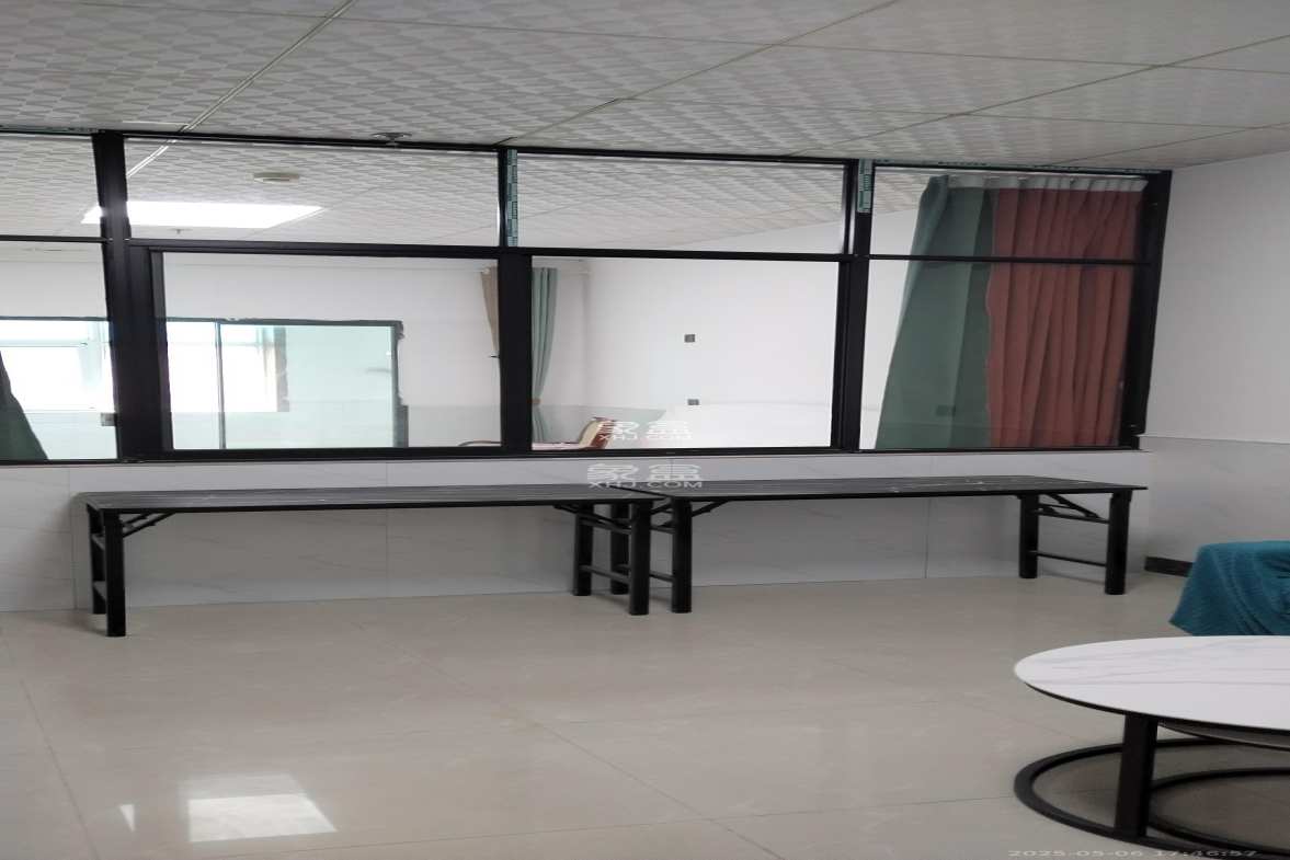 红星商务楼(红星蔬菜批发大市场) 1室1厅1卫 1300.0元/月 红星商务楼(红星蔬菜批发大市场) 1室1厅1卫 1300.0元/月室内图