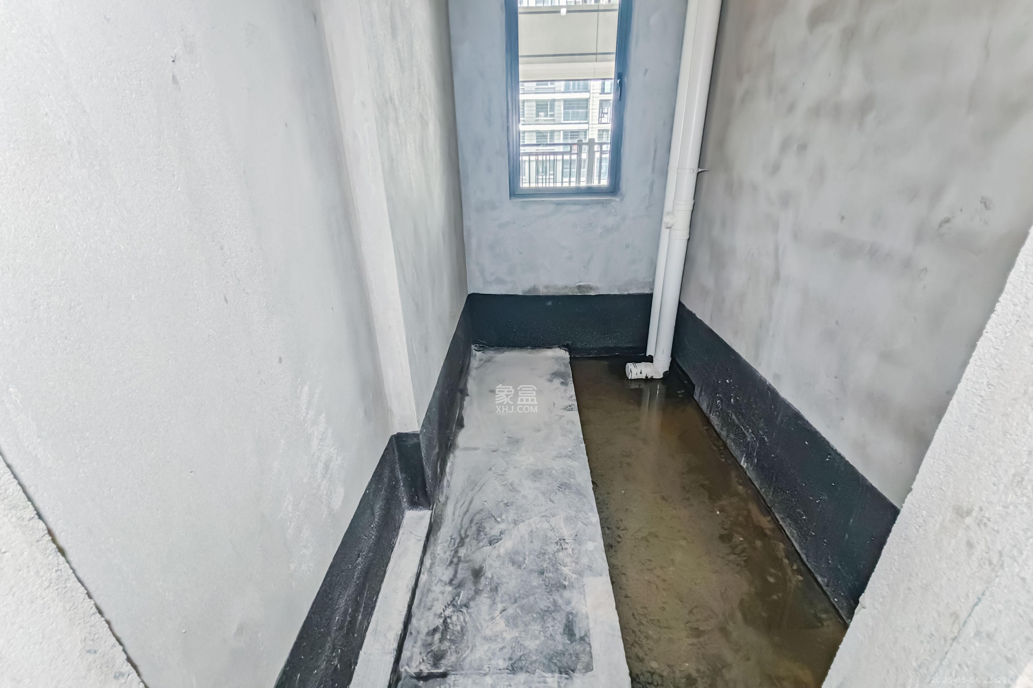 中交凤鸣东方  3室2厅2卫   140.00万其他