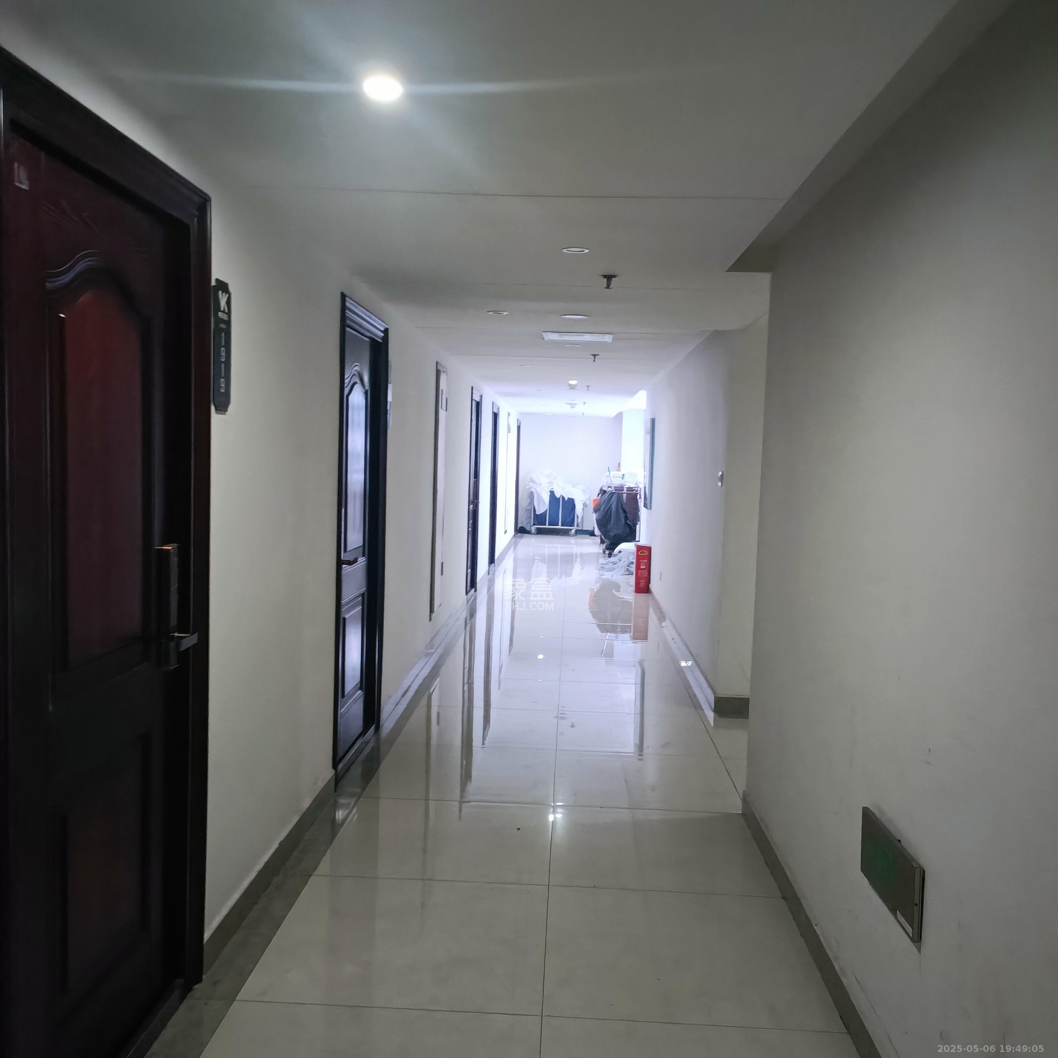 五峰国际 1室0厅1卫 1600.0元/月 五峰国际 1室0厅1卫 1600.0元/月室内图