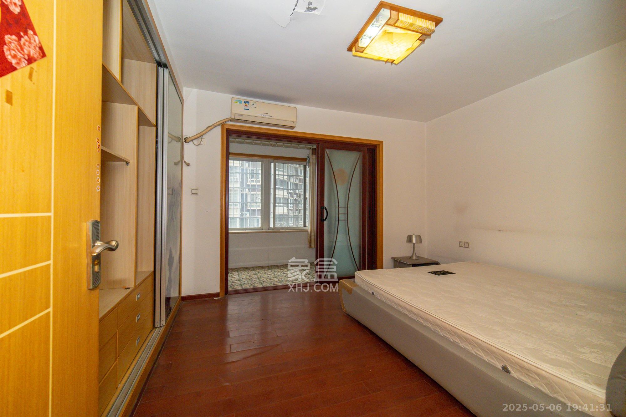 楚天馨苑 3室2厅2卫 88.0万 楚天馨苑 3室2厅2卫 88.0万卧室