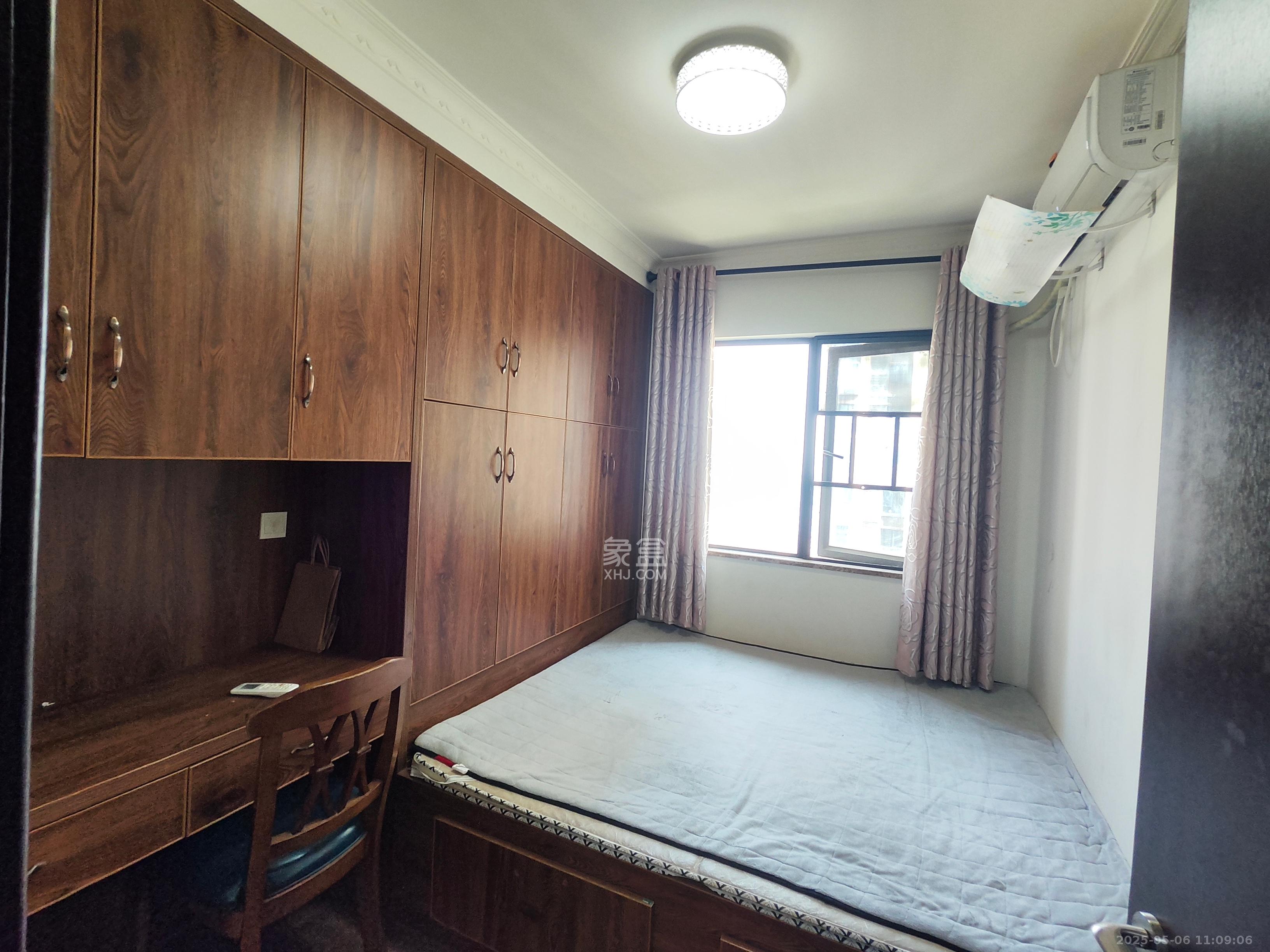 保利城（中航城国际社区、郡原美村）  4室2厅2卫   2200.00元/月室内图