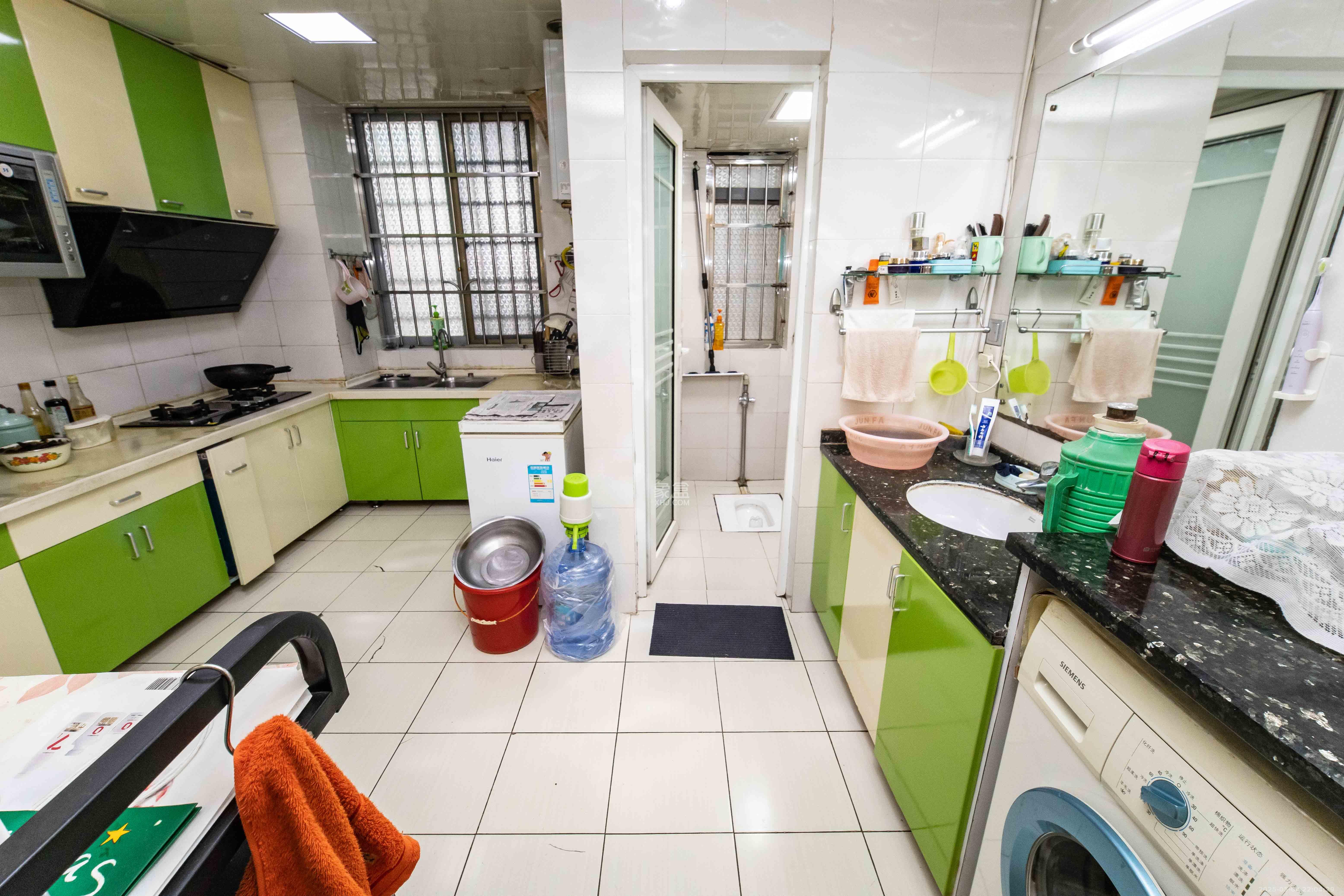 芙蓉苑 4室2厅1卫 98.0万 芙蓉苑 4室2厅1卫 98.0万厨房