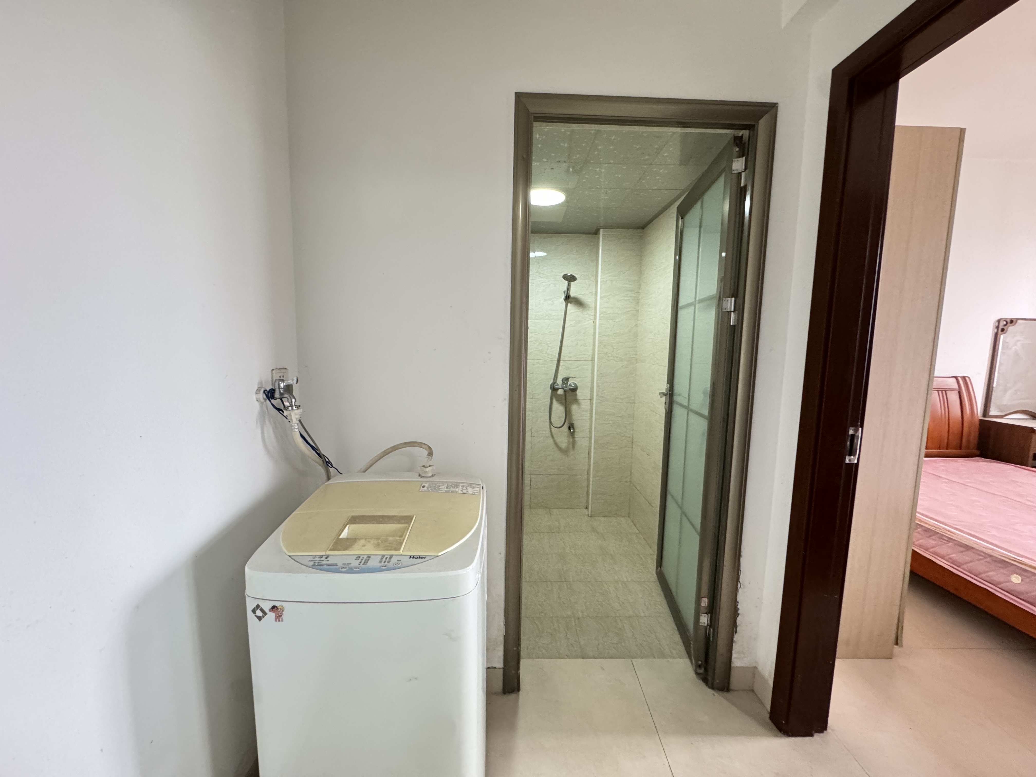 民俗文化广场 2室2厅1卫 1500.0元/月 民俗文化广场 2室2厅1卫 1500.0元/月室内图