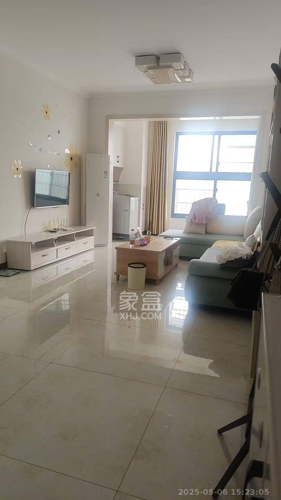 嘉顺苑 1室2厅1卫 2300.0元/月 嘉顺苑 1室2厅1卫 2300.0元/月室内图