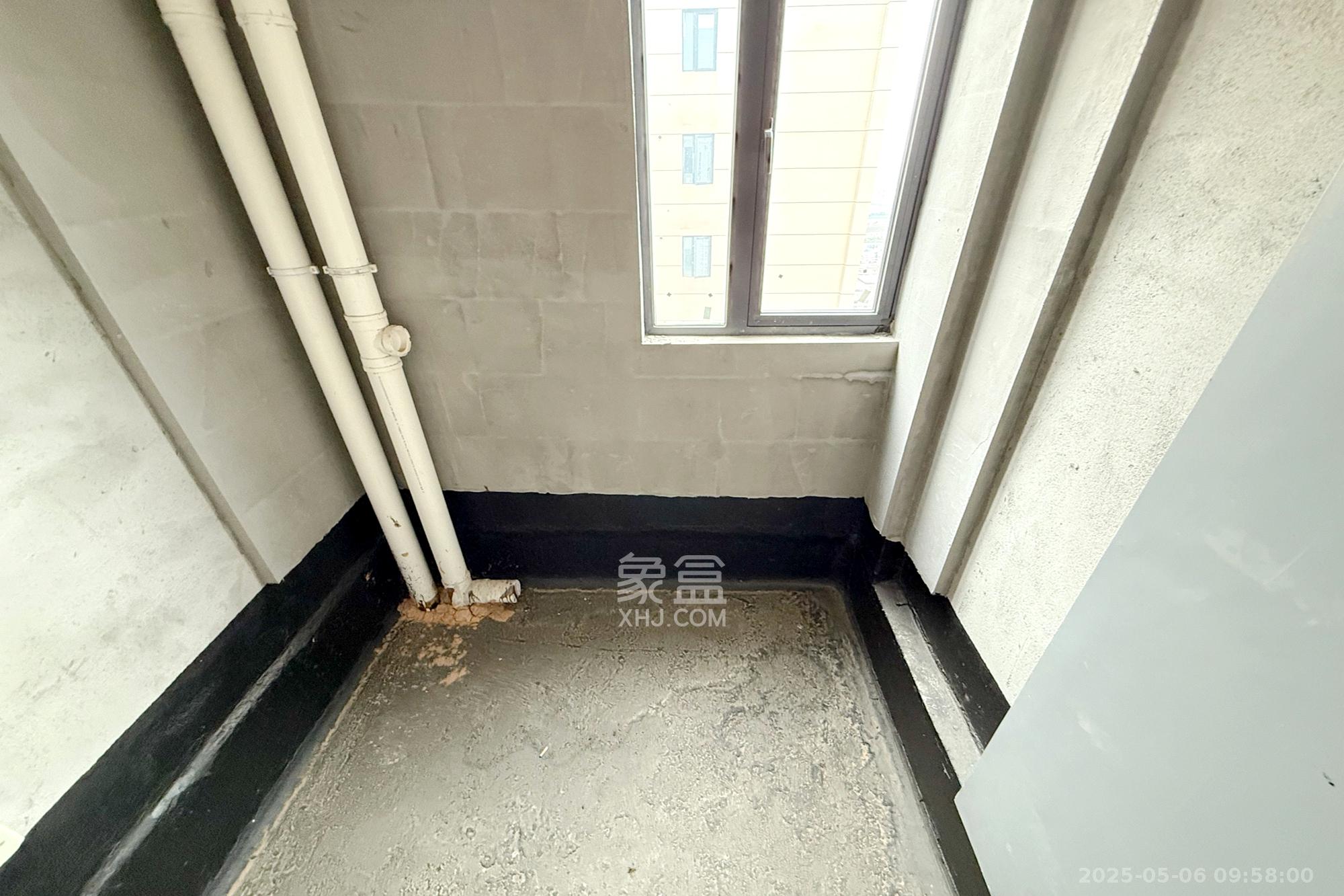 润和滨江广场(润和中央广场)  4室2厅2卫    87.8万 润和滨江广场(润和中央广场)  4室2厅2卫    87.8万卫生间