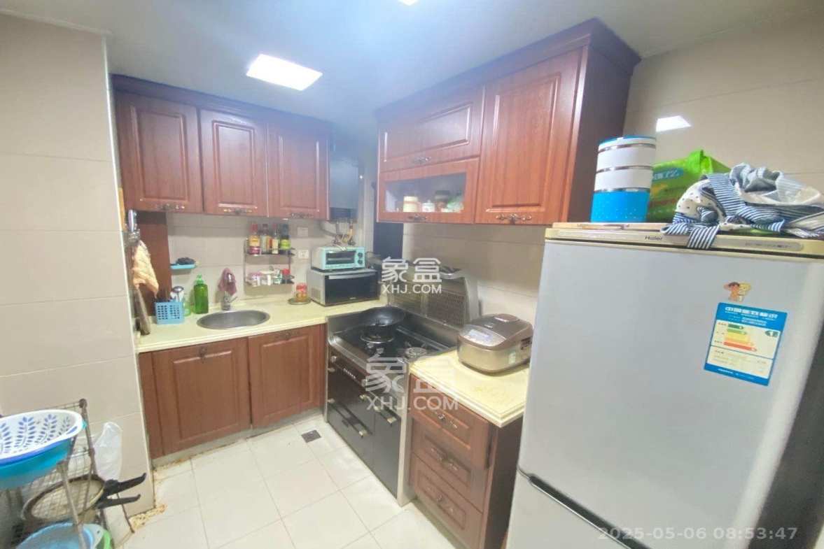 公园9号  3室2厅1卫    3600.0元/月 公园9号  3室2厅1卫    3600.0元/月室内图