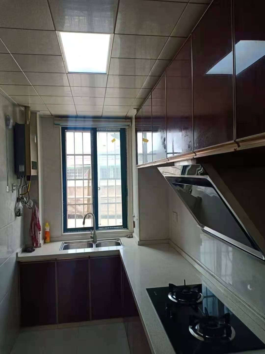 长和广场 2室2厅1卫 1800.0元/月 长和广场 2室2厅1卫 1800.0元/月室内图