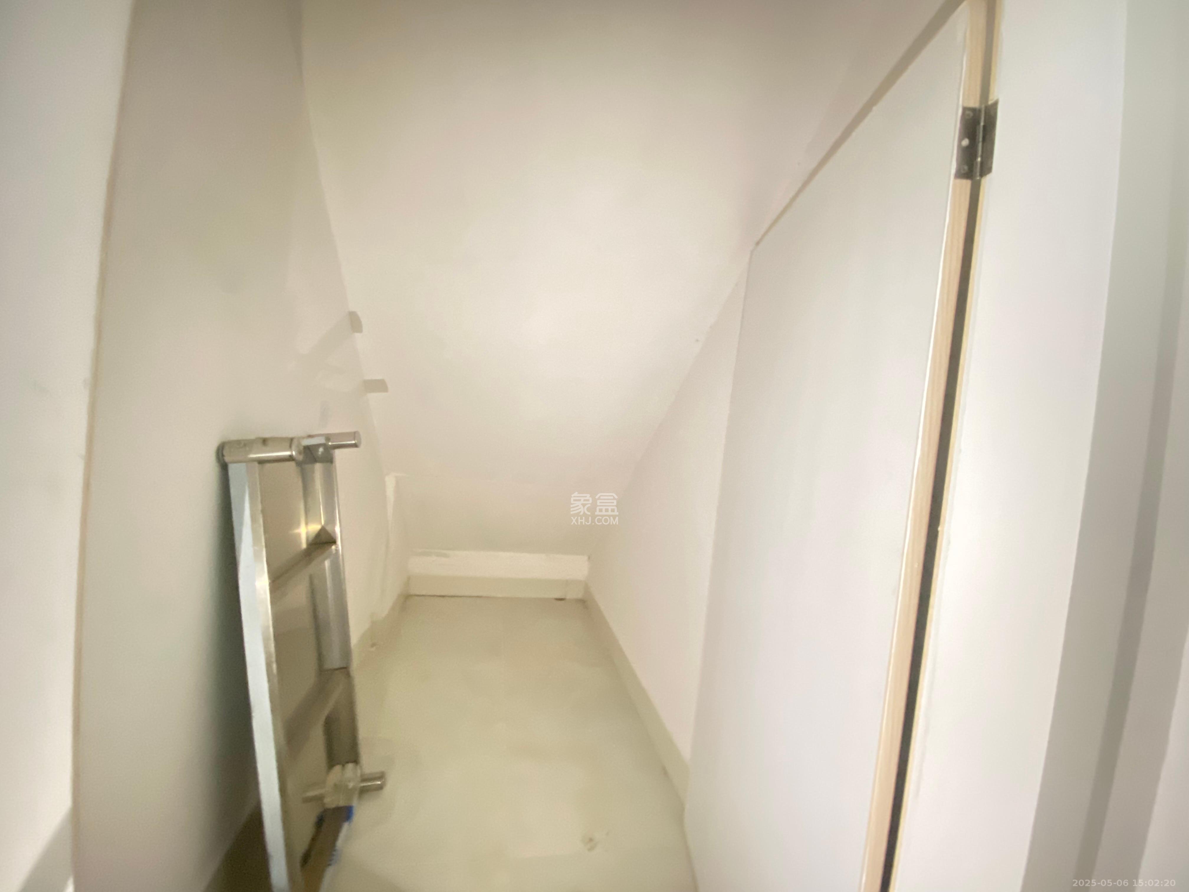 华润置地广场二期 1室1厅1卫 1800.0元/月 华润置地广场二期 1室1厅1卫 1800.0元/月室内图