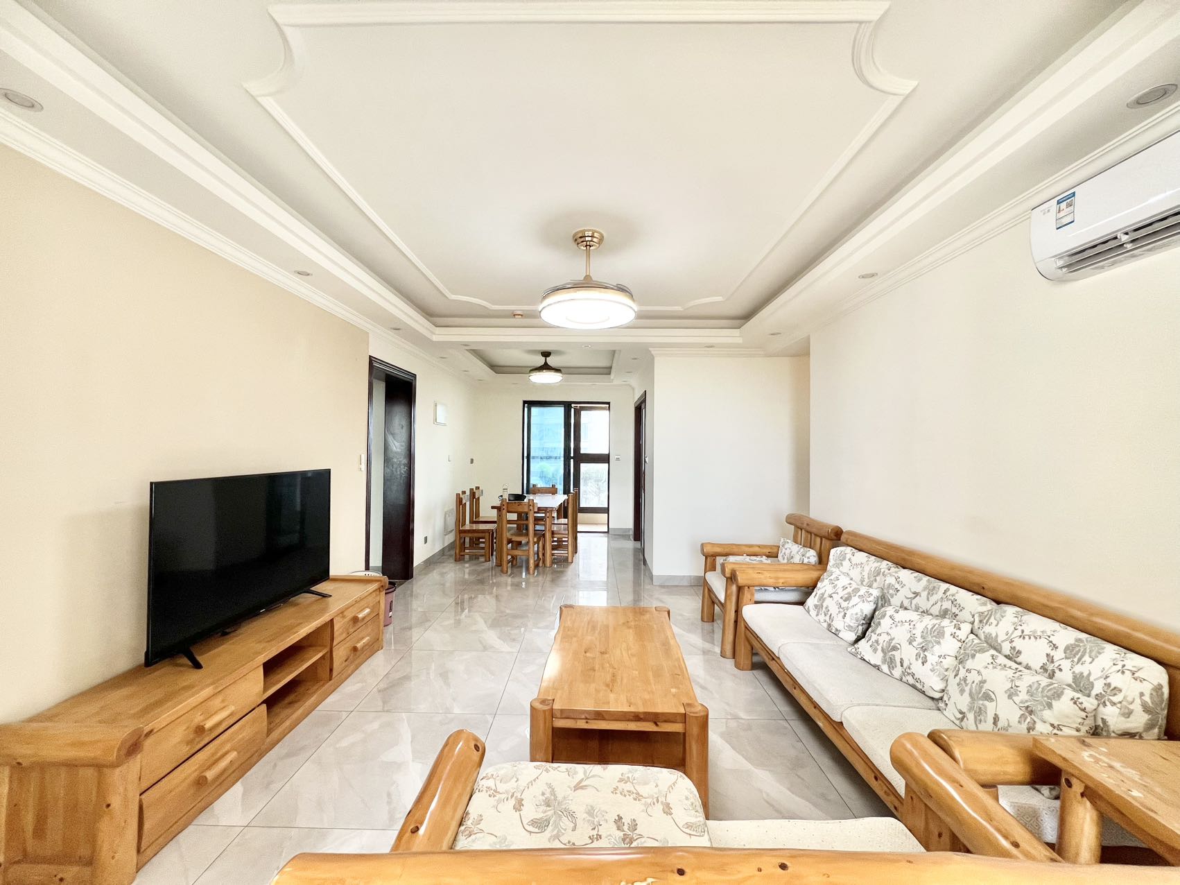 保利中央海岸一二期 4室2厅2卫 3600.0元/月 保利中央海岸一二期 4室2厅2卫 3600.0元/月室内图