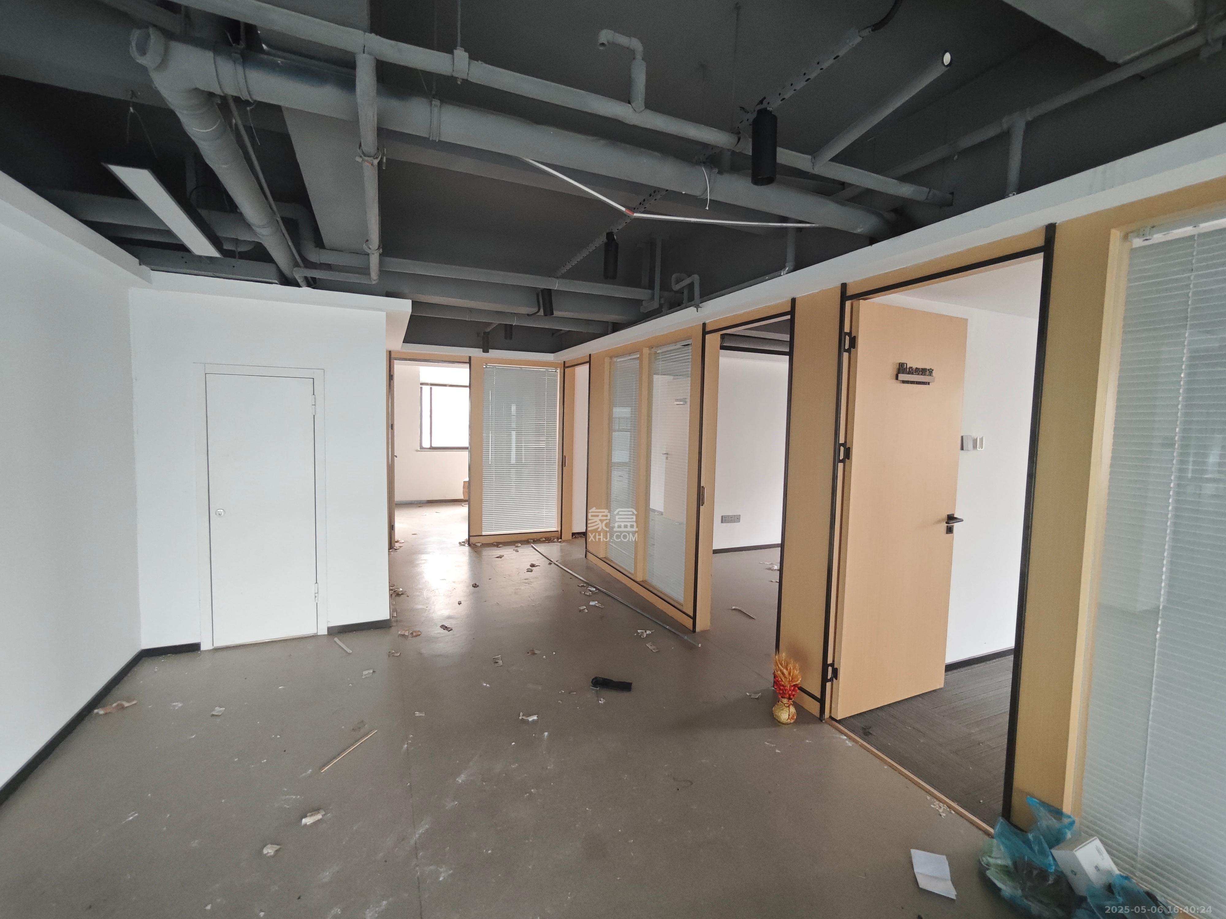 龙塘安置区（龙塘小区）  10室4厅4卫   13000.00元/月室内图