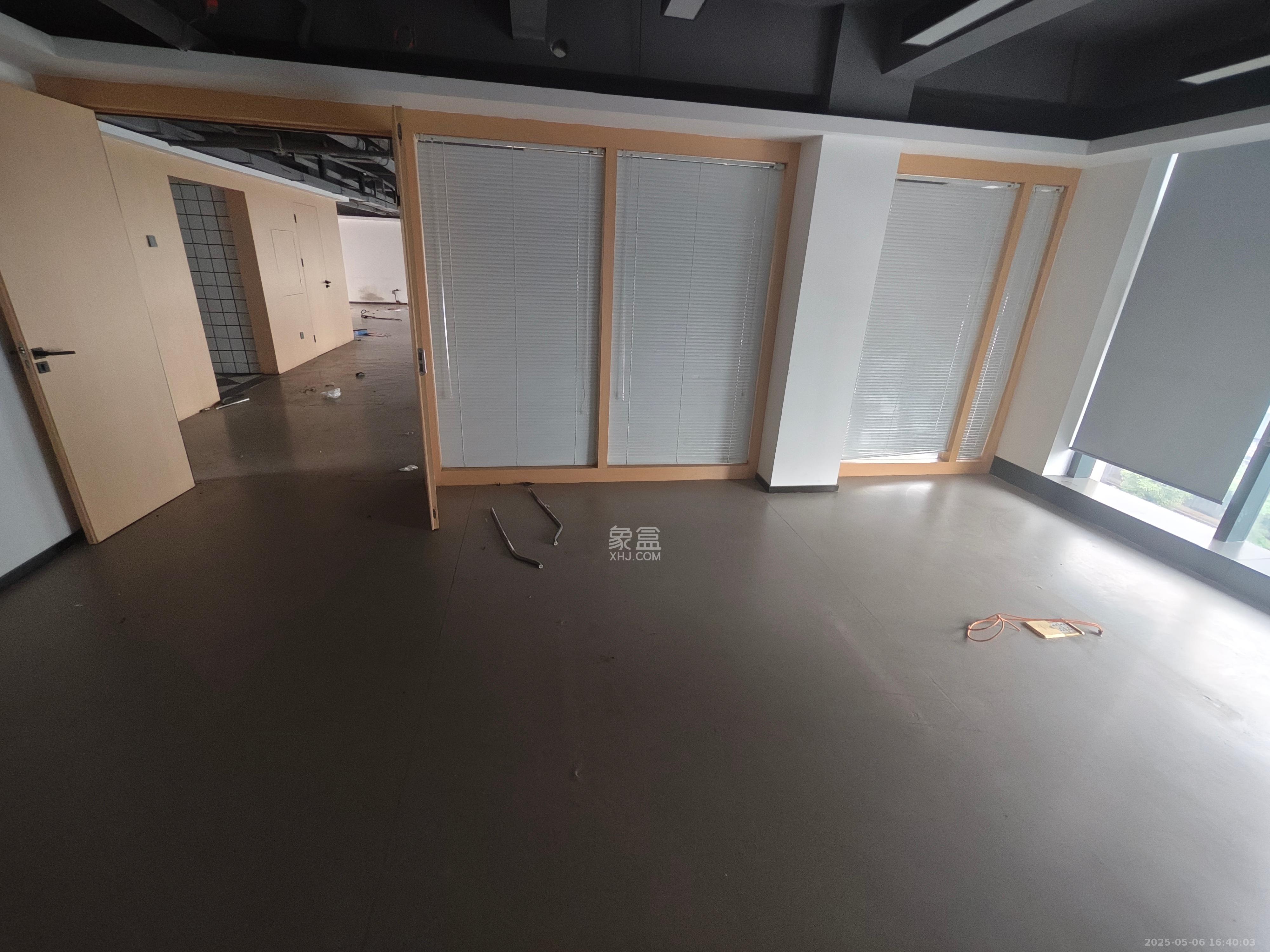 龙塘安置区（龙塘小区）  10室4厅4卫   13000.00元/月室内图