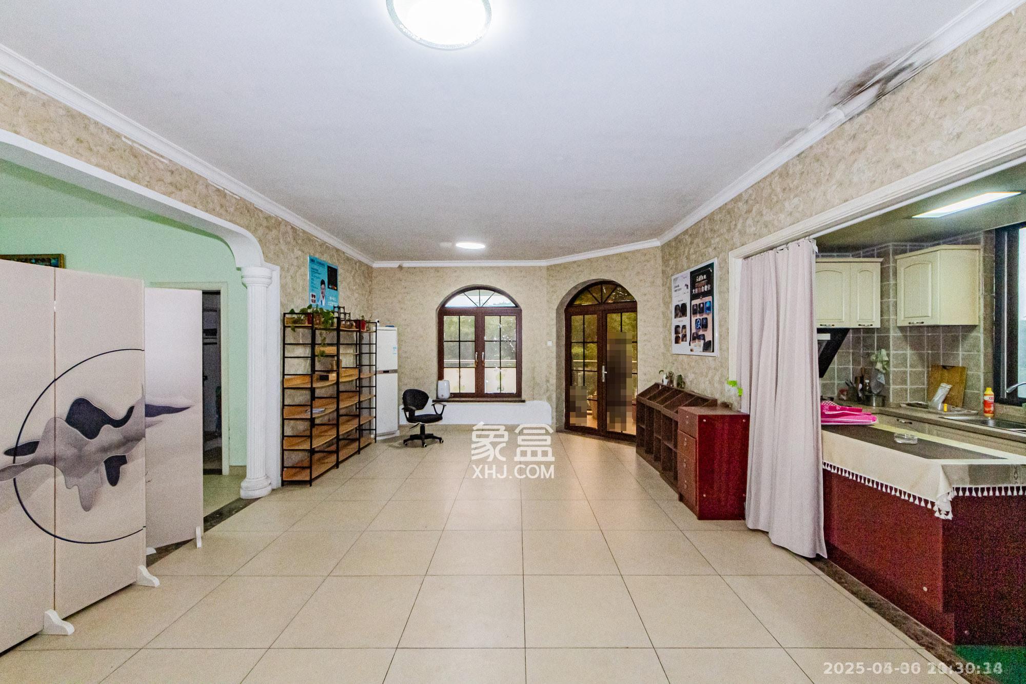 湘江世纪城悦江苑 3室2厅2卫 3500.0元/月 湘江世纪城悦江苑 3室2厅2卫 3500.0元/月室内图