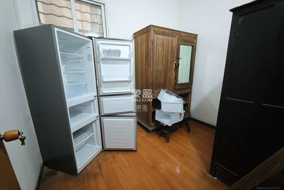 红石咀社区(湖南省第六工程公司宿舍) 3室1厅1卫 1300.00元/月 红石咀社区(湖南省第六工程公司宿舍) 3室1厅1卫 1300.00元/月室内图