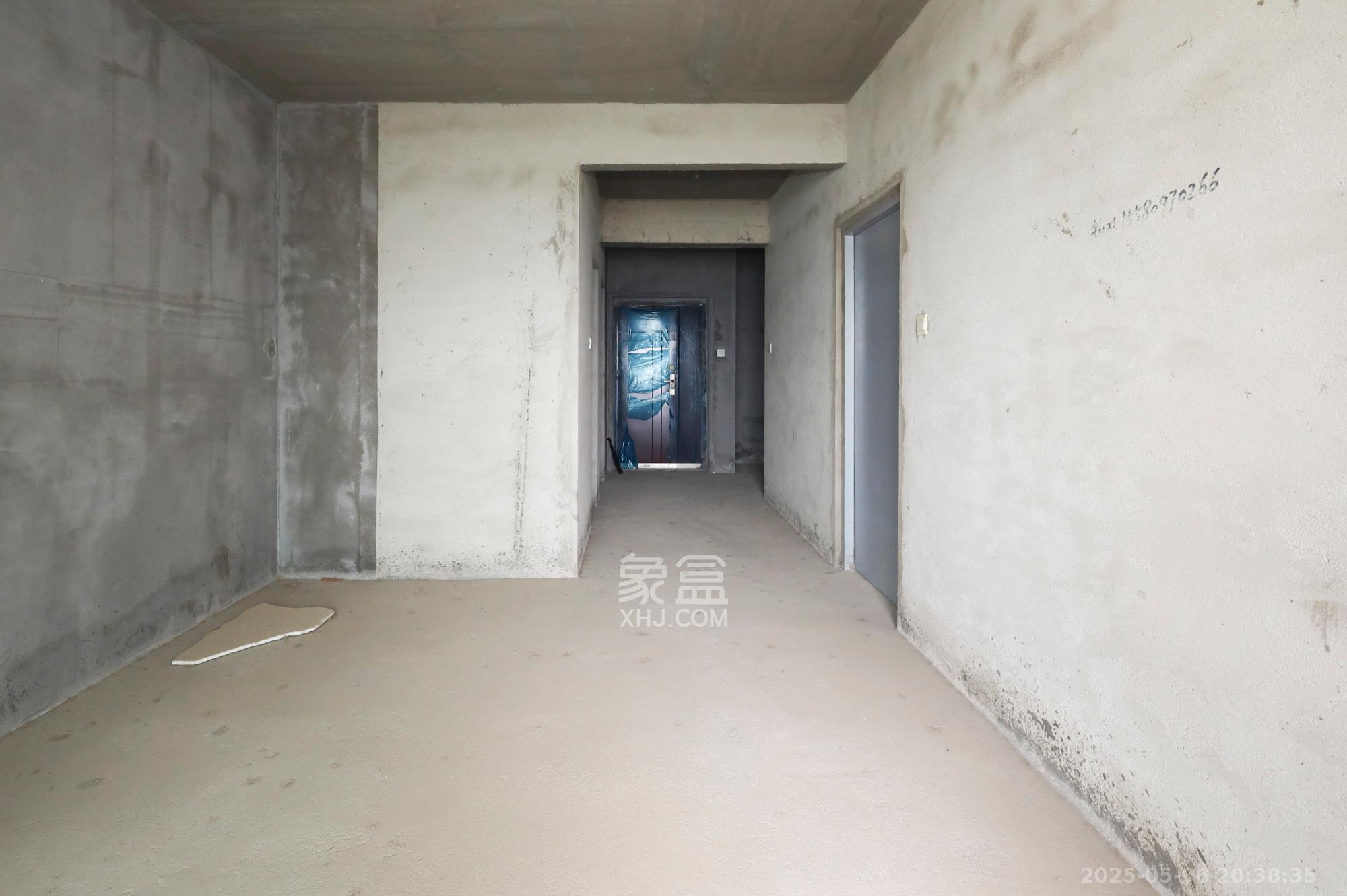 帝辰金缇水郡 3室2厅1卫 55.0万 帝辰金缇水郡 3室2厅1卫 55.0万客厅