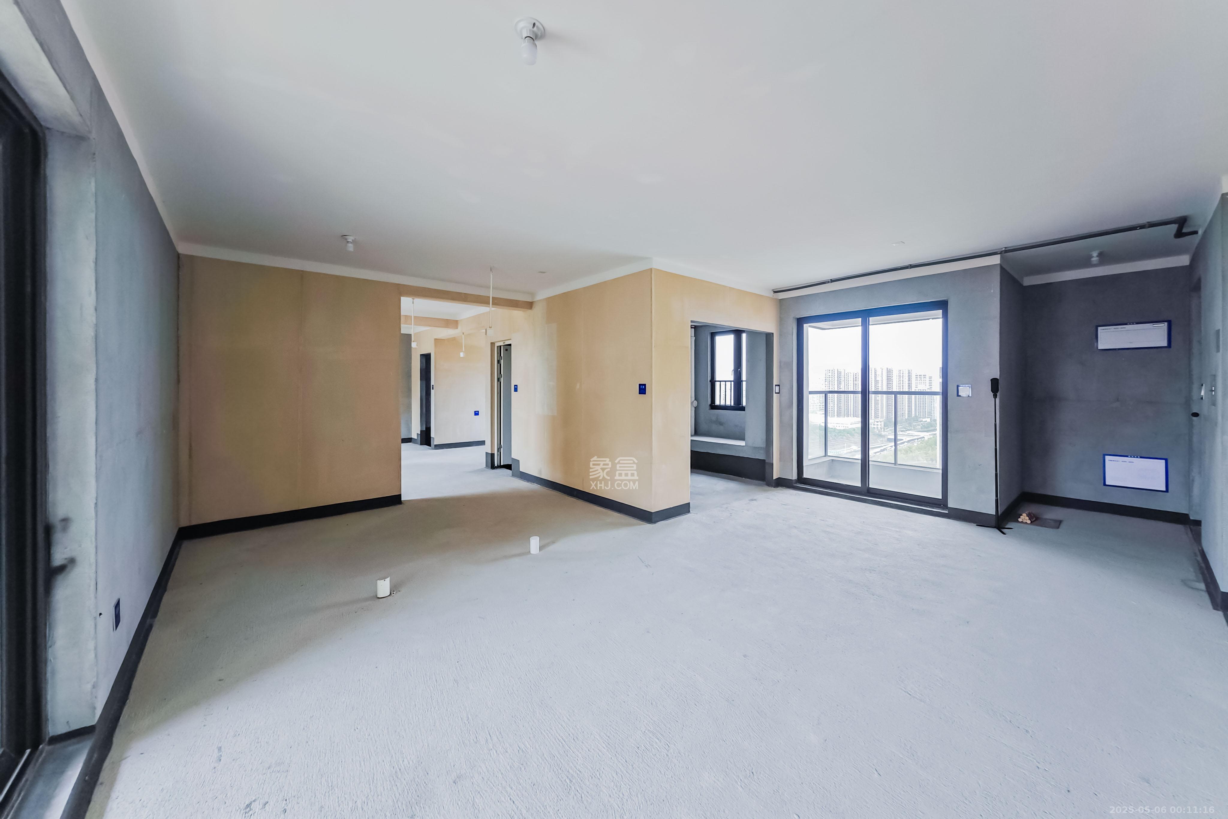 建发玖洲观澜  4室2厅2卫   182.00万