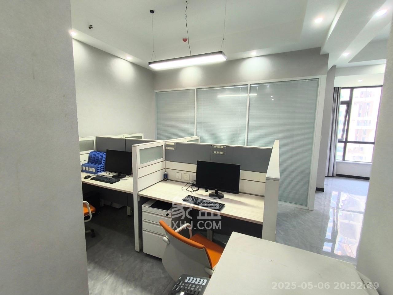 金鹰商业广场(金鹰商业大厦) 1室1厅1卫 3500.0元/月 金鹰商业广场(金鹰商业大厦) 1室1厅1卫 3500.0元/月室内图