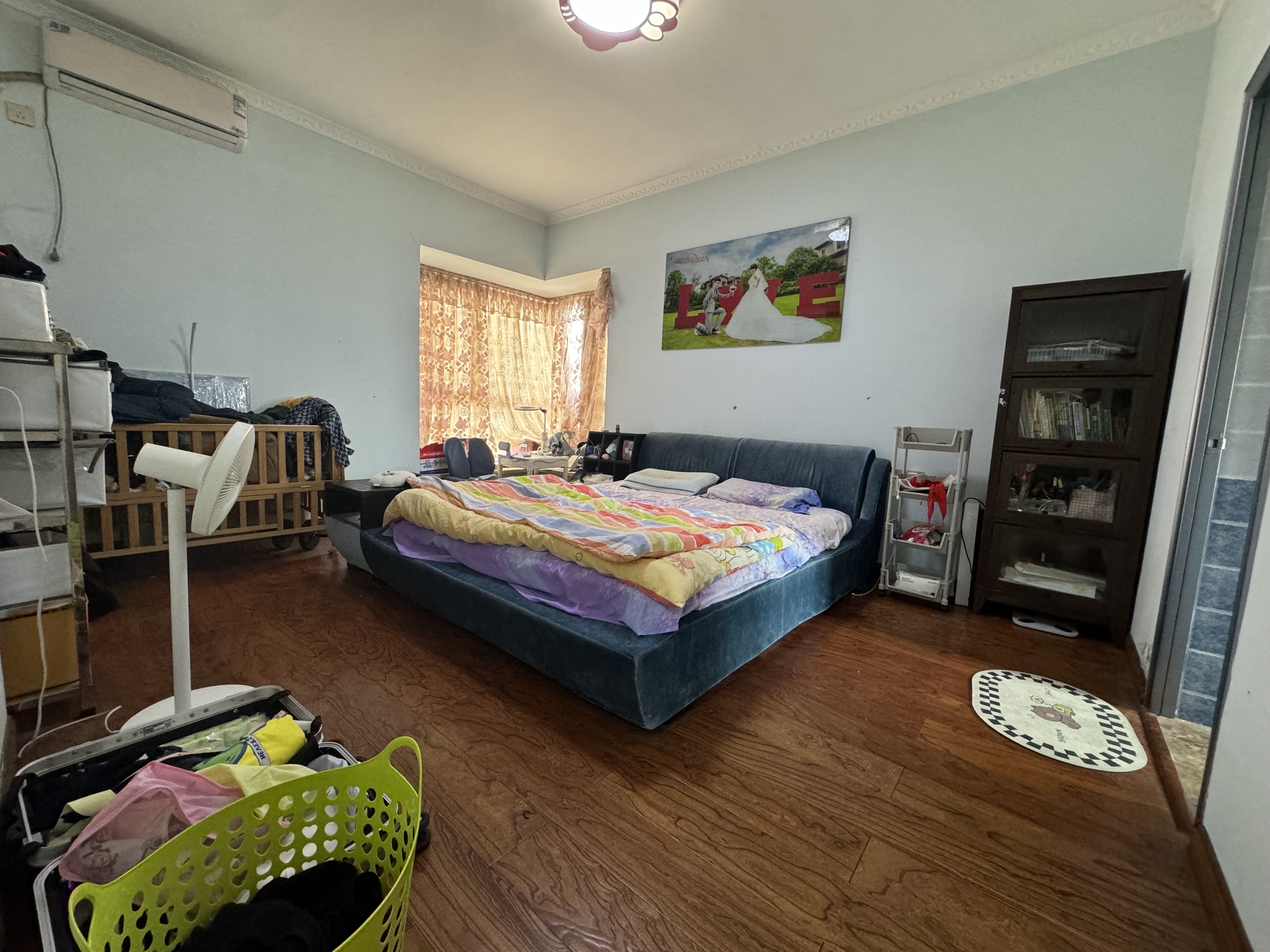 武警星苑 5室2厅3卫 100.0万 武警星苑 5室2厅3卫 100.0万客厅