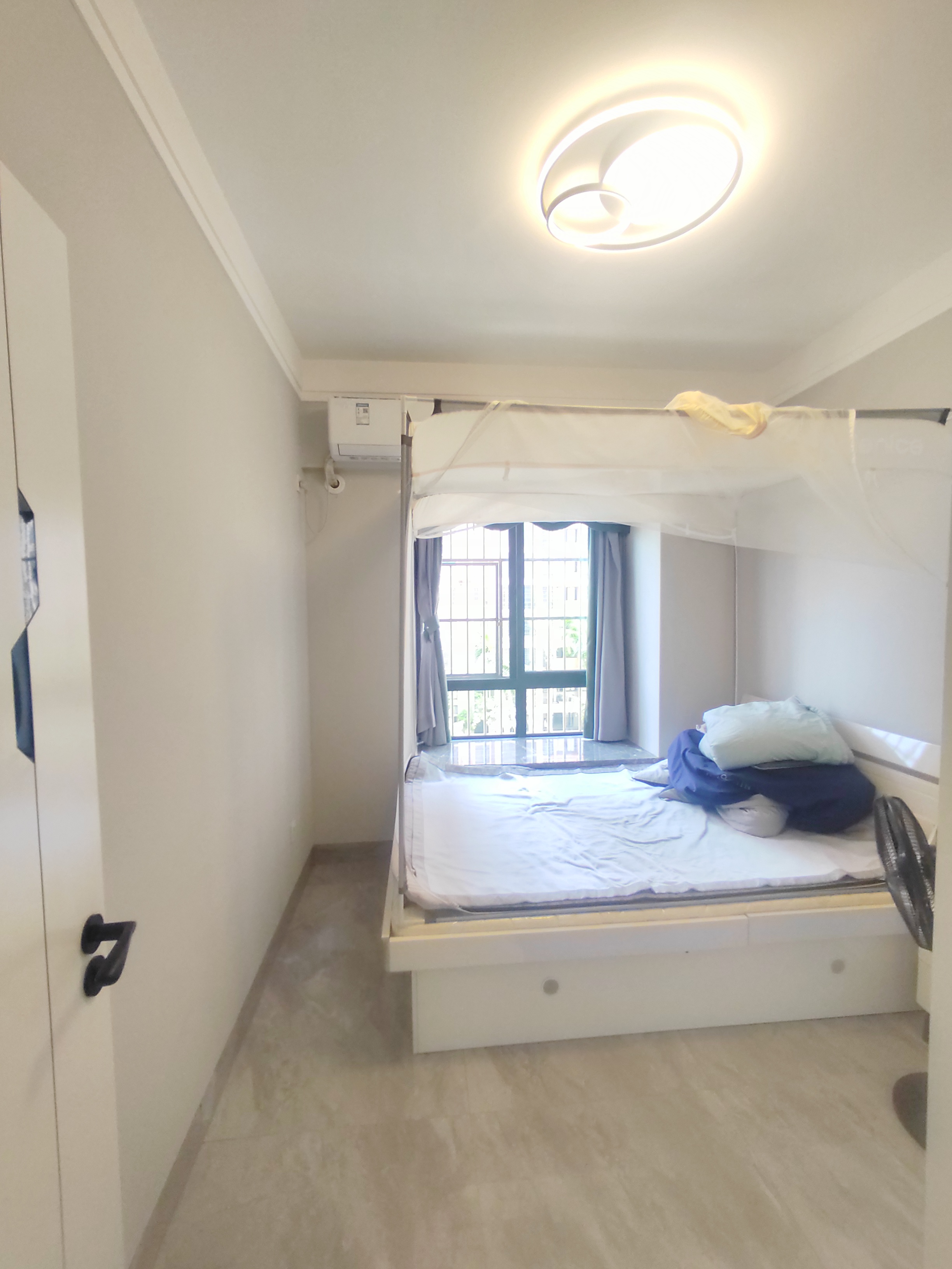 香榭花园 3室2厅2卫 199.0万 香榭花园 3室2厅2卫 199.0万客厅