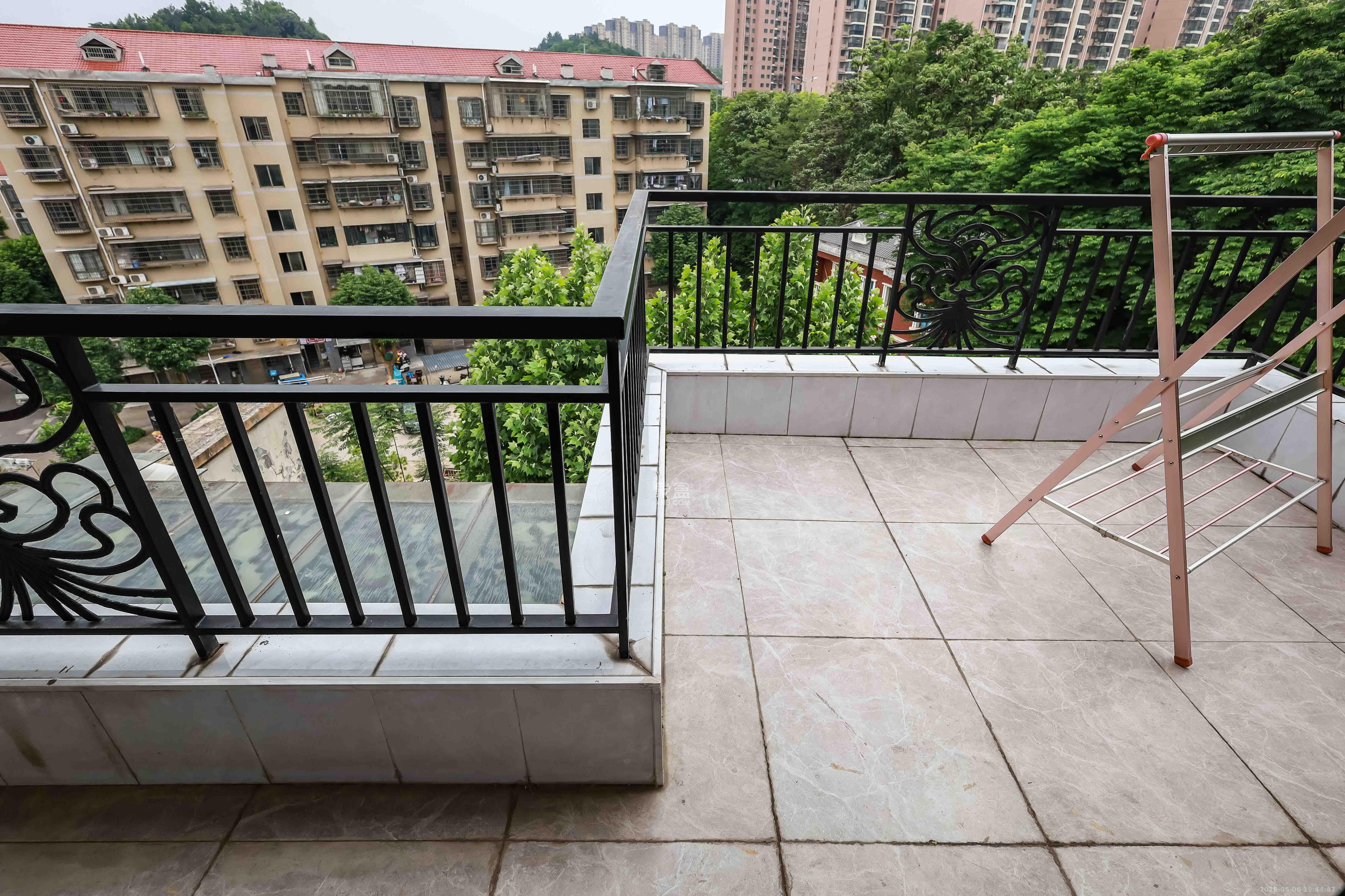 卓越蔚蓝海岸二期 4室2厅2卫 208.0万 卓越蔚蓝海岸二期 4室2厅2卫 208.0万其他