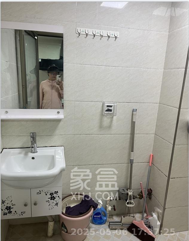 鑫远微中心  1室1厅1卫   1100.00元/月室内图
