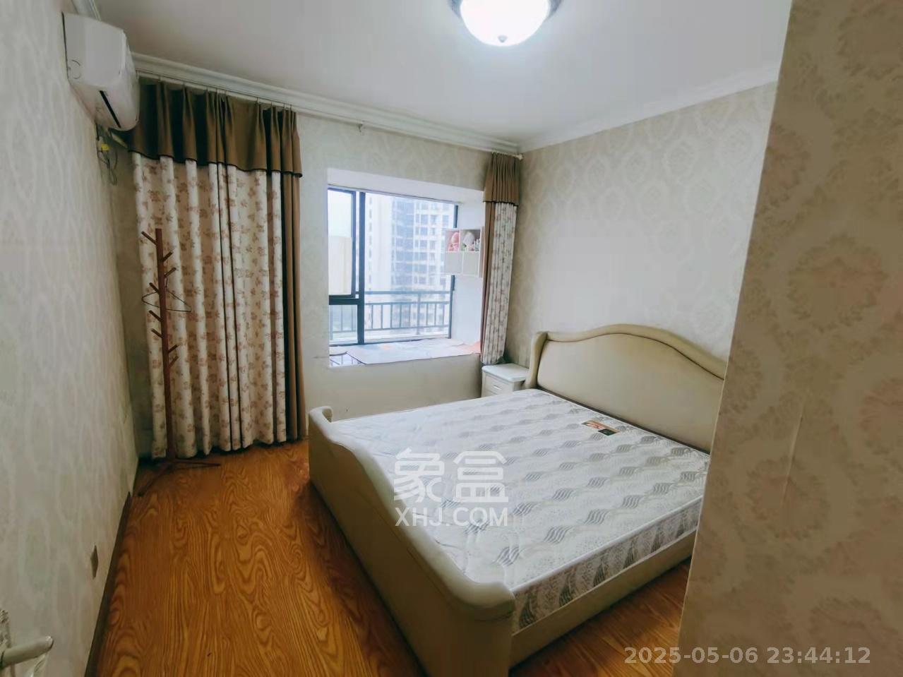 保利麓谷林语A区  3室2厅1卫   2700.00元/月室内图