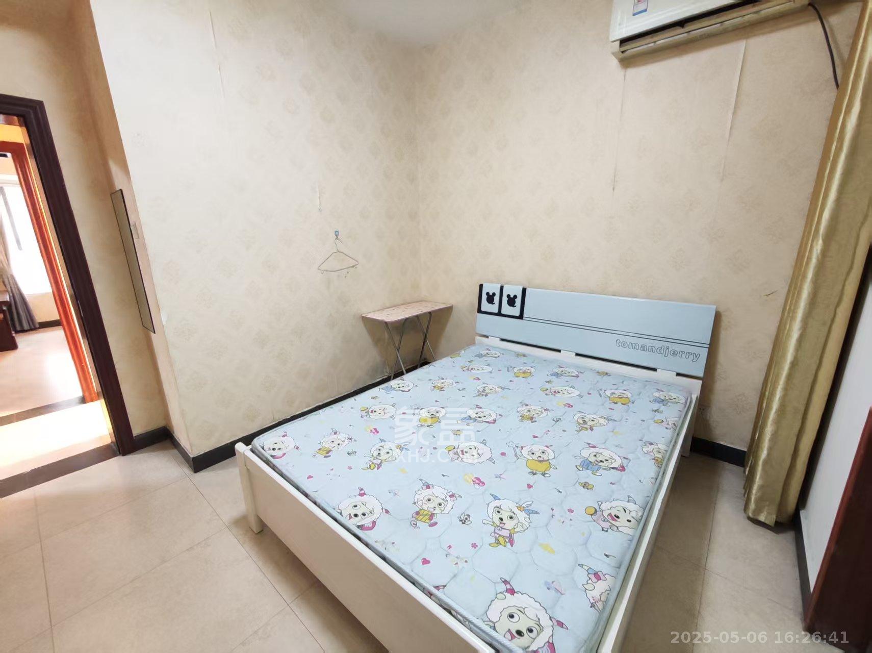 上河国际C区  2室2厅1卫   2300.00元/月室内图